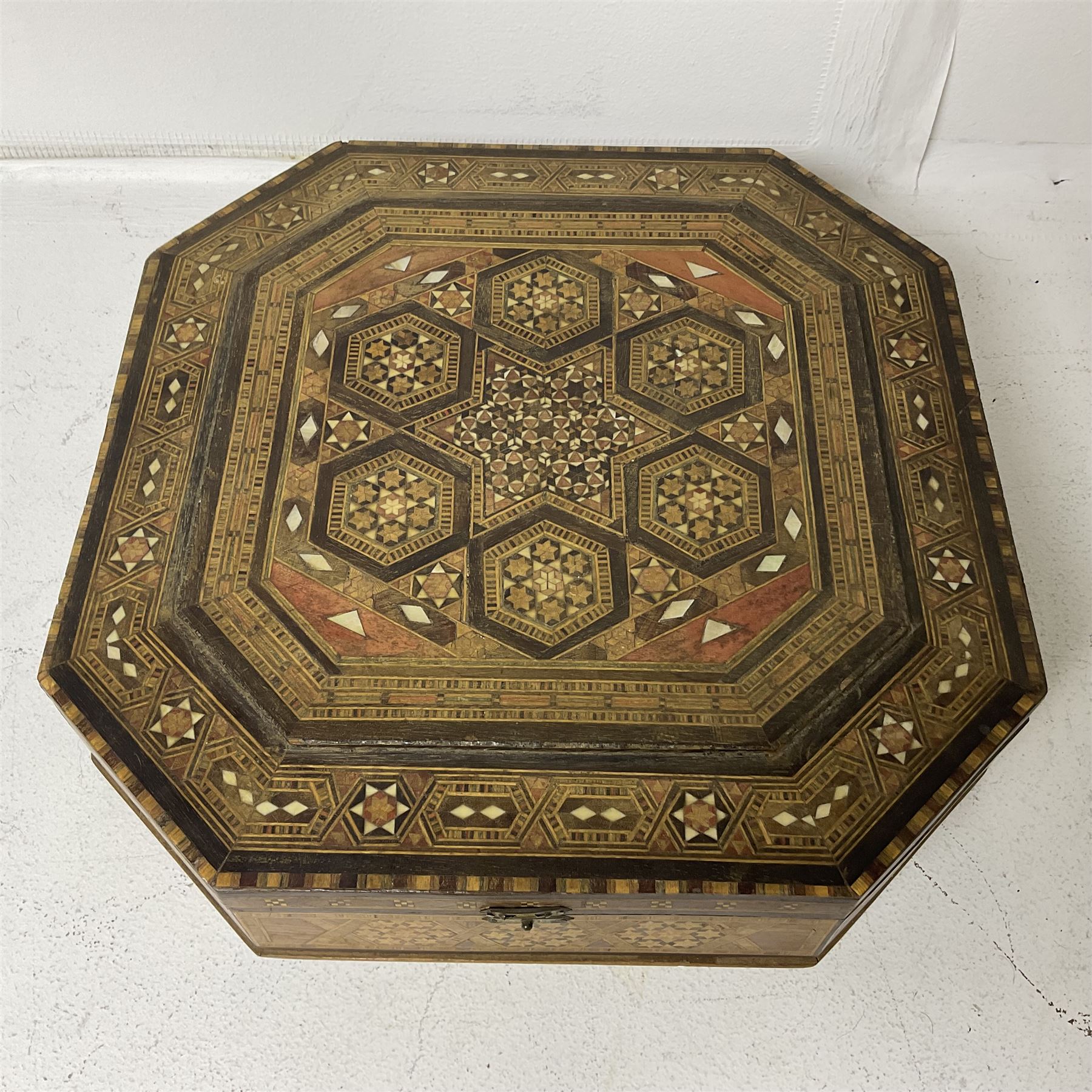 Indian octagonal marquetry box - Image 2 of 12