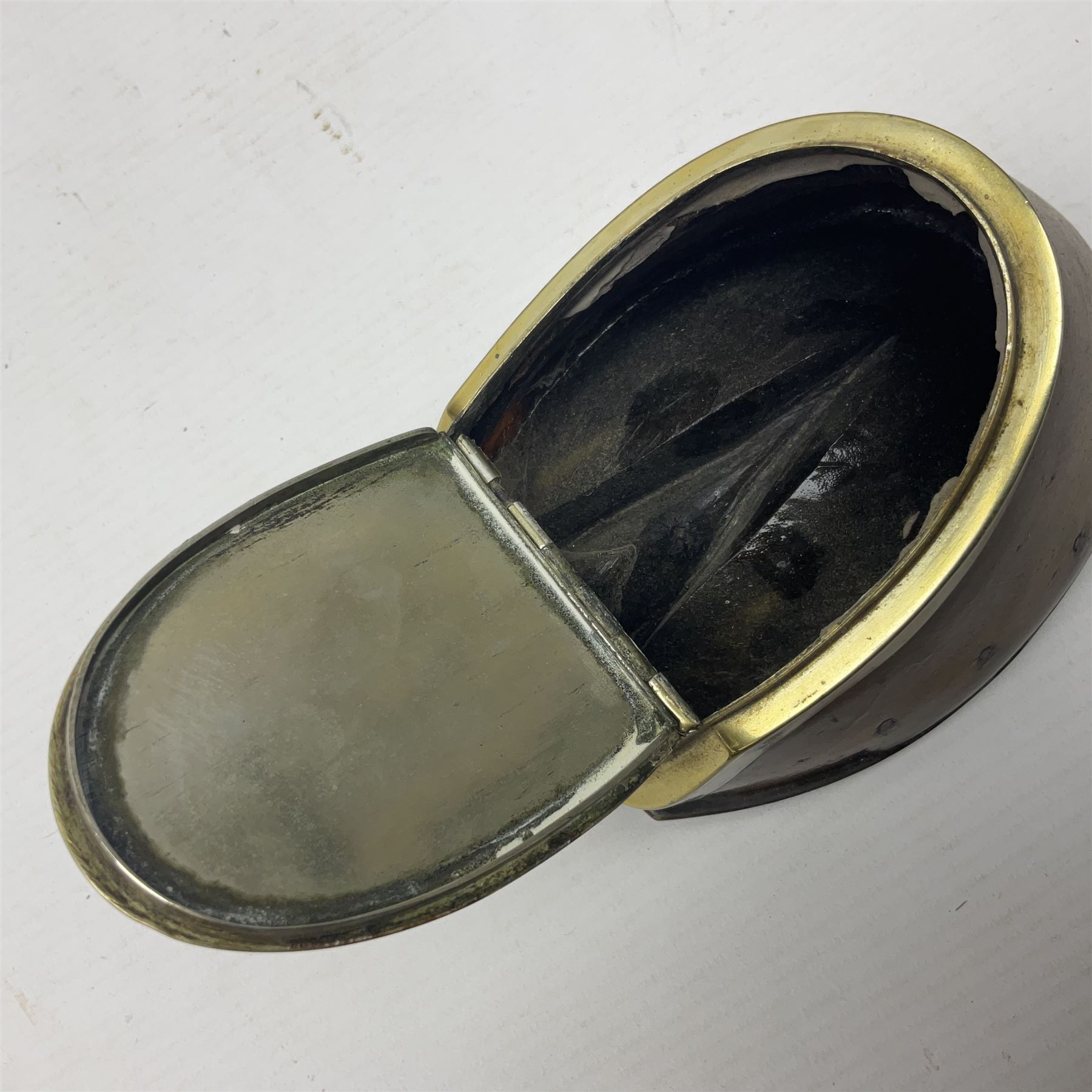 Mounted horse hoof inkwell with brass lid inscribed 'a favorite horse late the property of Megg Wrig - Image 6 of 8