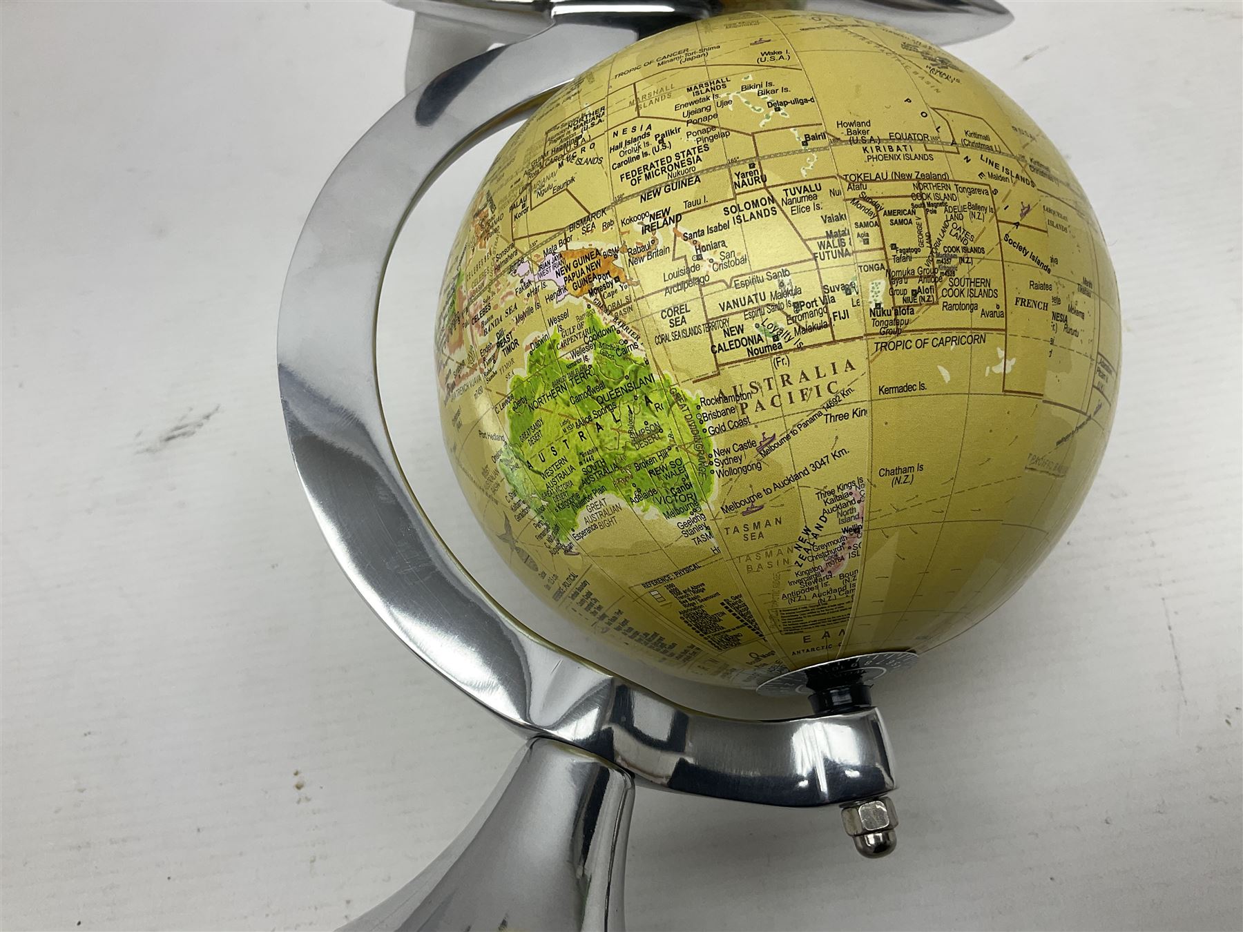 Art Deco style world globe with chrome aeroplane finial and mounts - Image 6 of 6