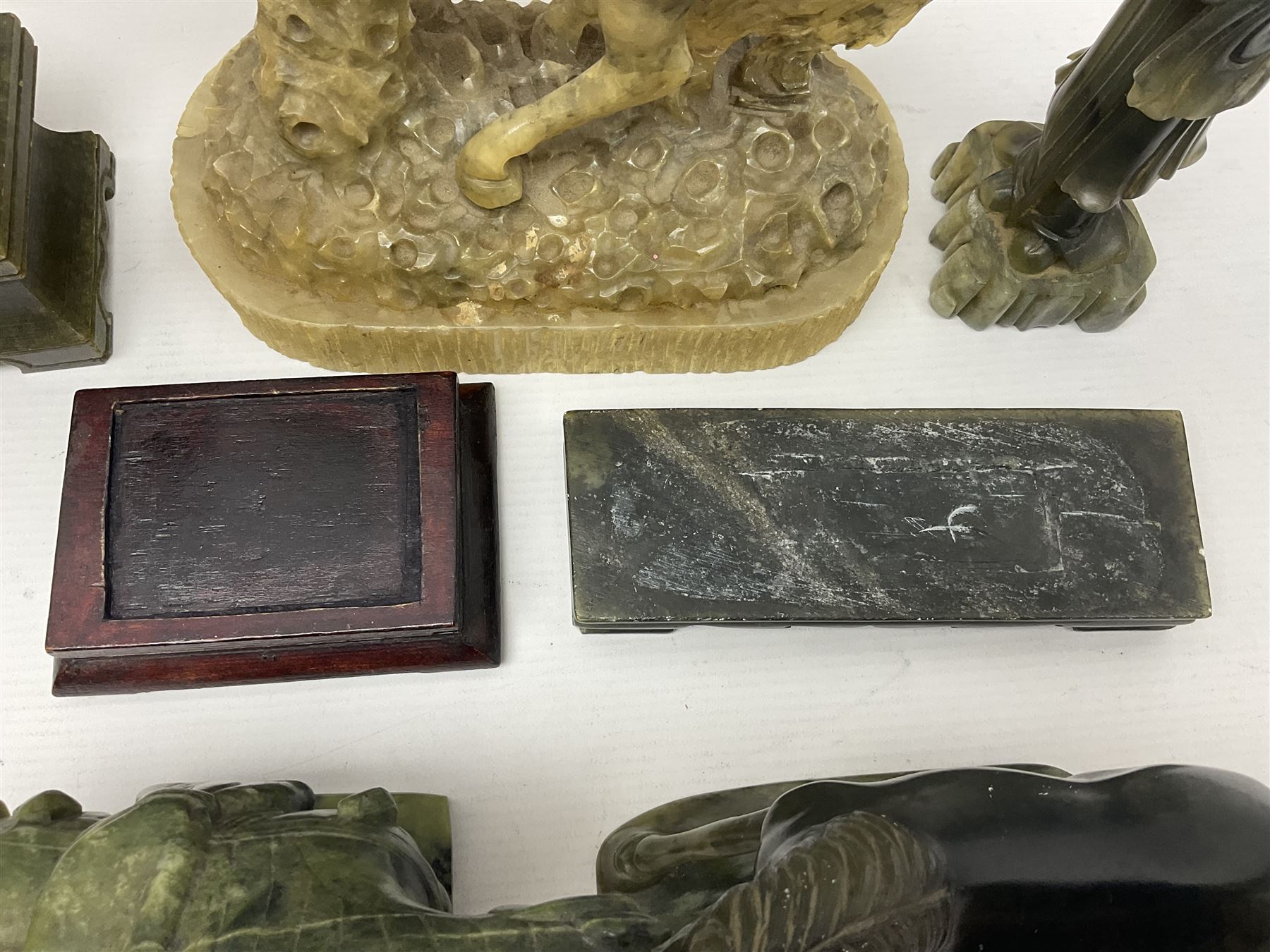 Oriental hardstone carvings - Image 12 of 15