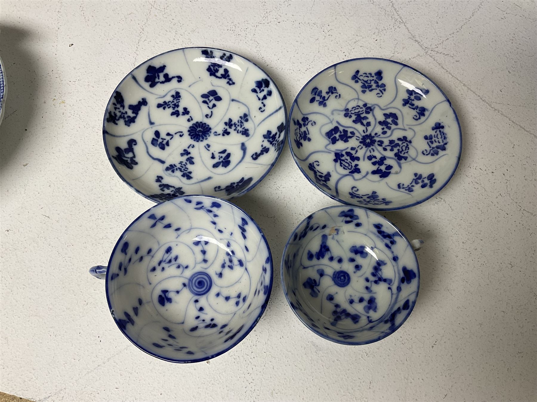 20th century Oriental blue and white ceramics - Image 6 of 20