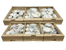 Extensive collection of Royal Worcester Evesham pattern tea and dinner service and other items