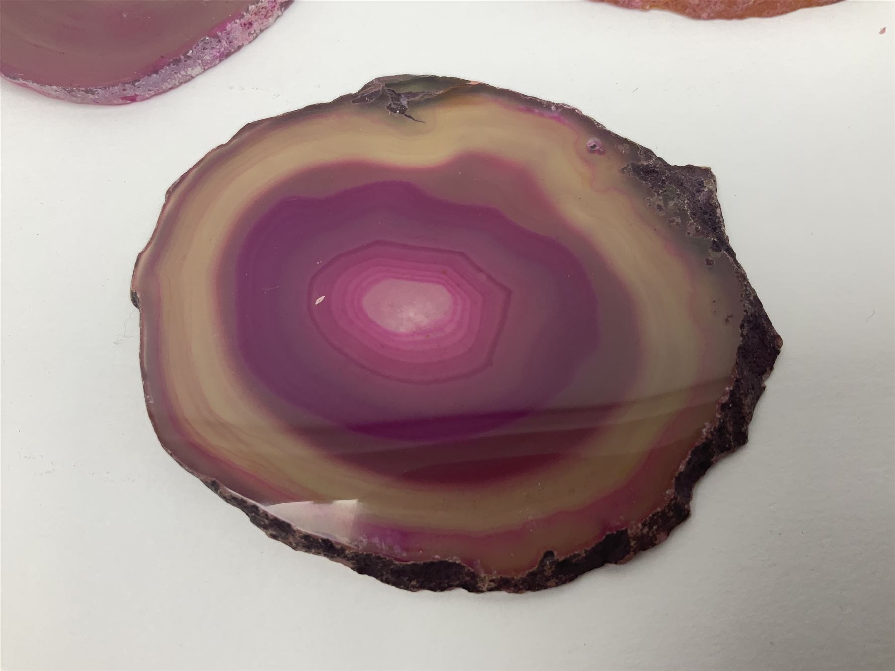 Five pink agate slices - Image 8 of 12