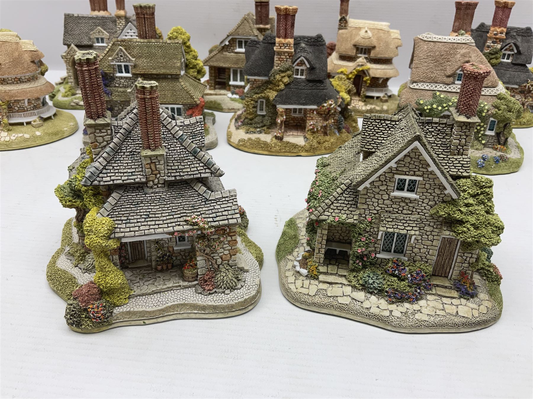 Eight Lilliput Lane limited edition Beatrix Potter models - Image 14 of 19