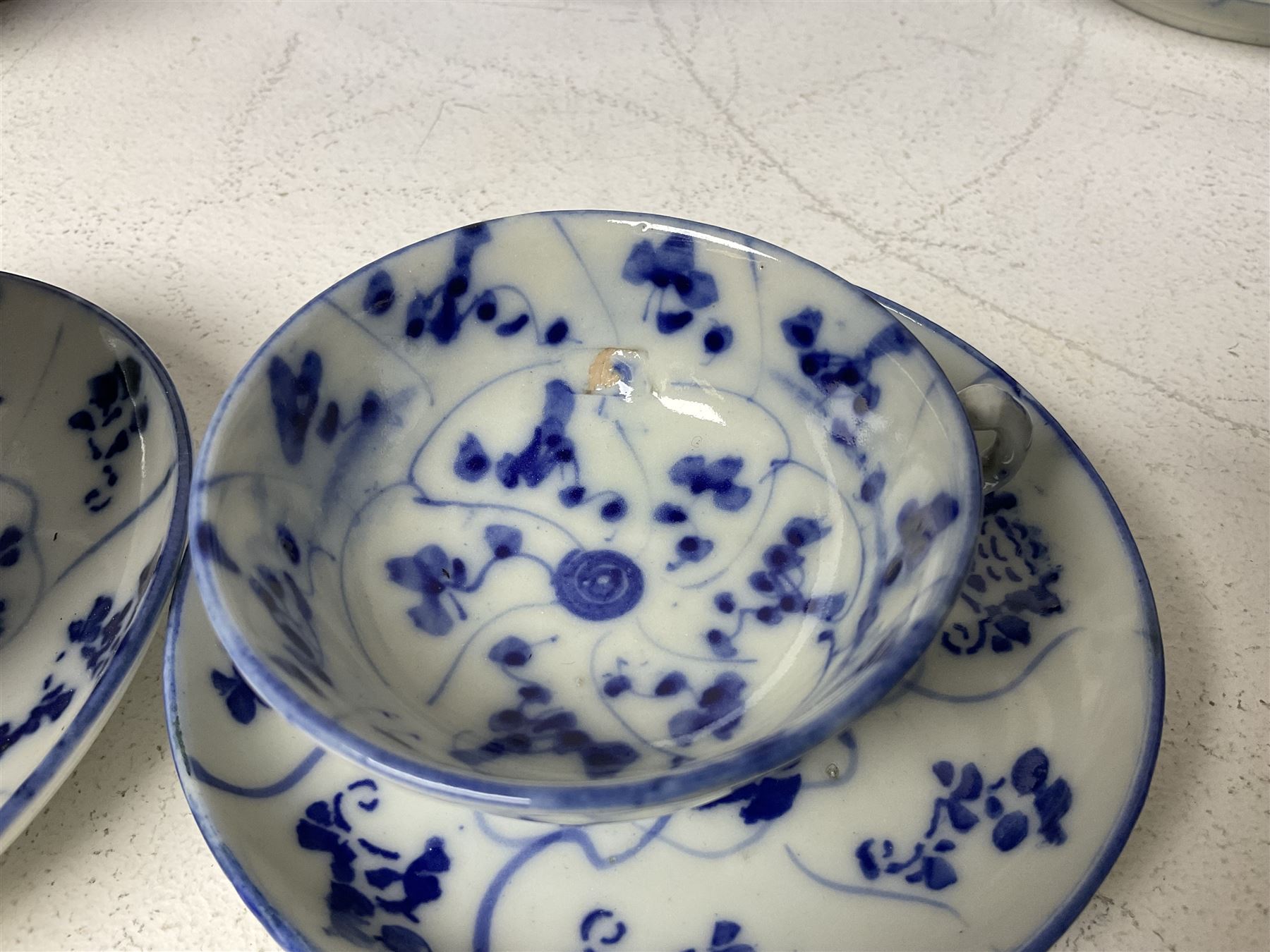 20th century Oriental blue and white ceramics - Image 5 of 20