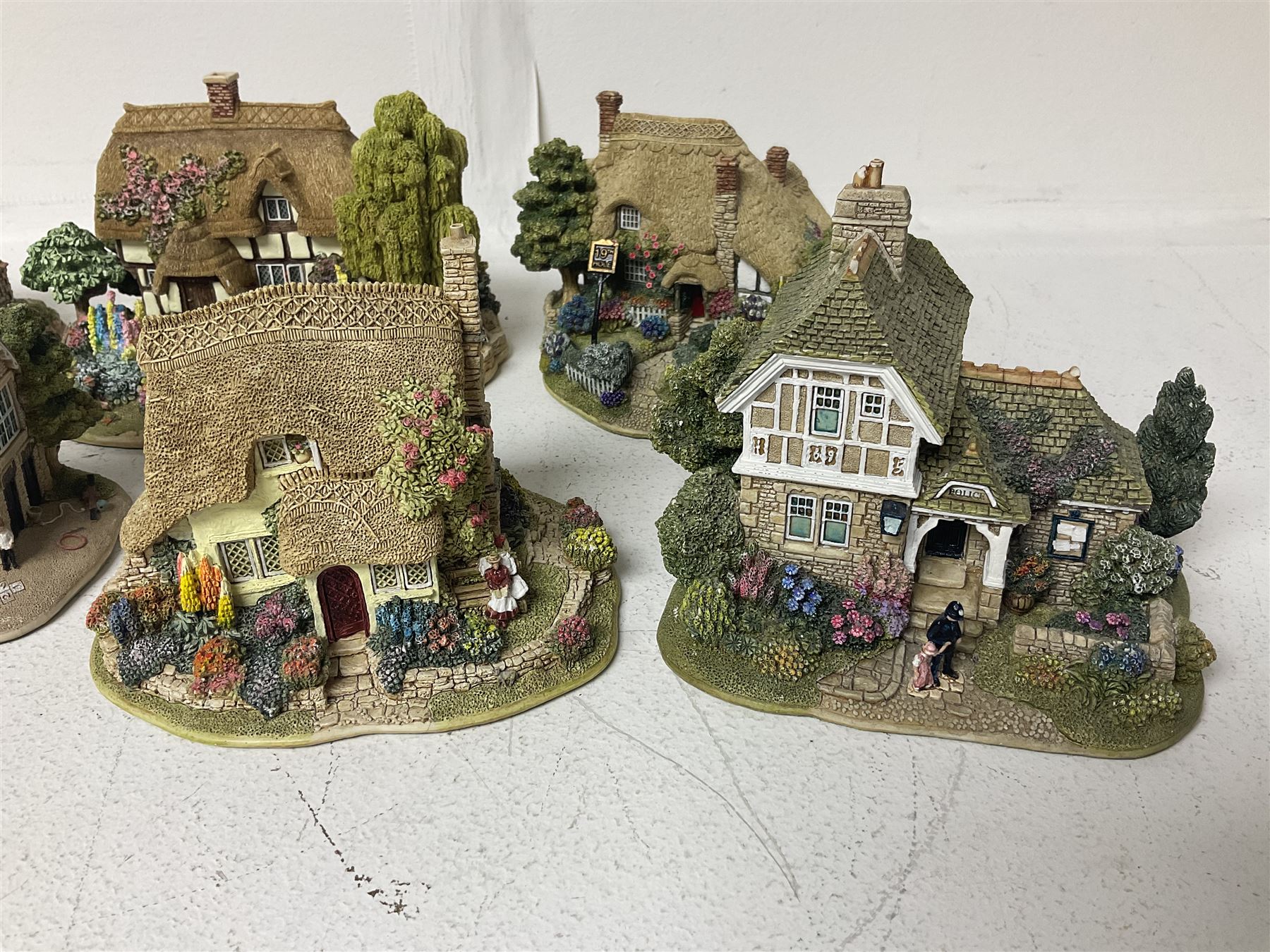 Fifteen Lilliput Lane models - Image 10 of 18