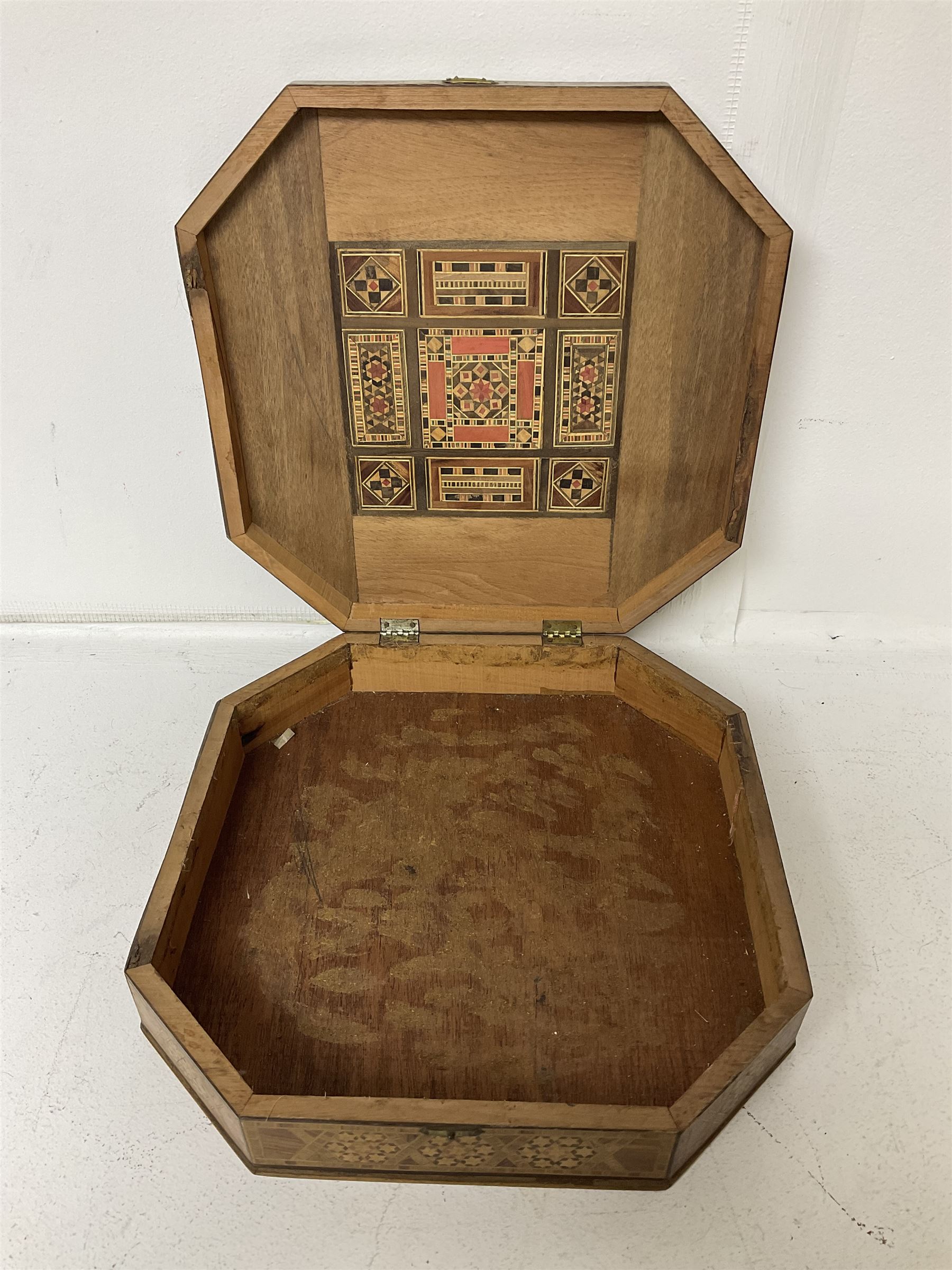 Indian octagonal marquetry box - Image 4 of 12