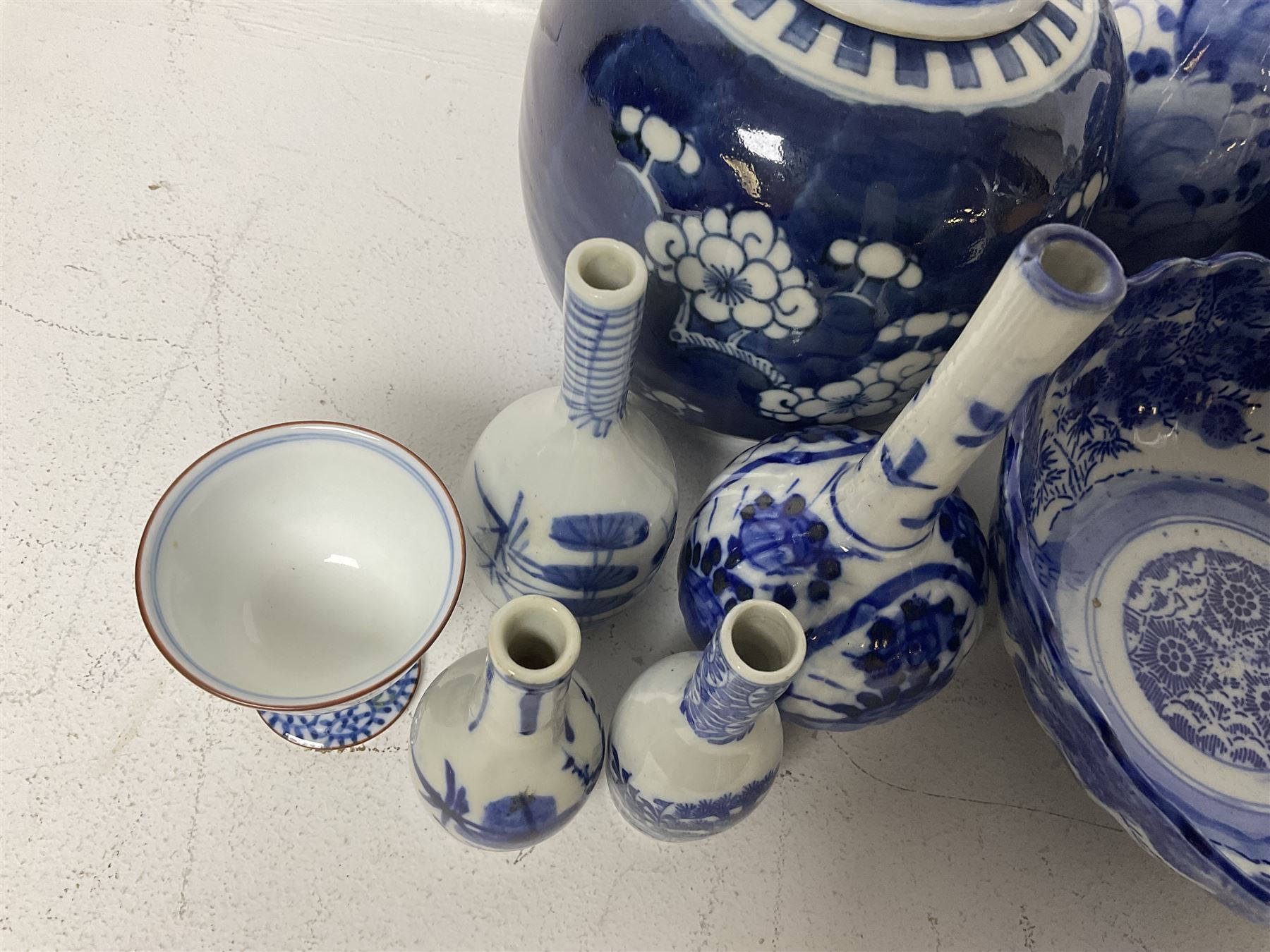 20th century Oriental blue and white ceramics - Image 12 of 20