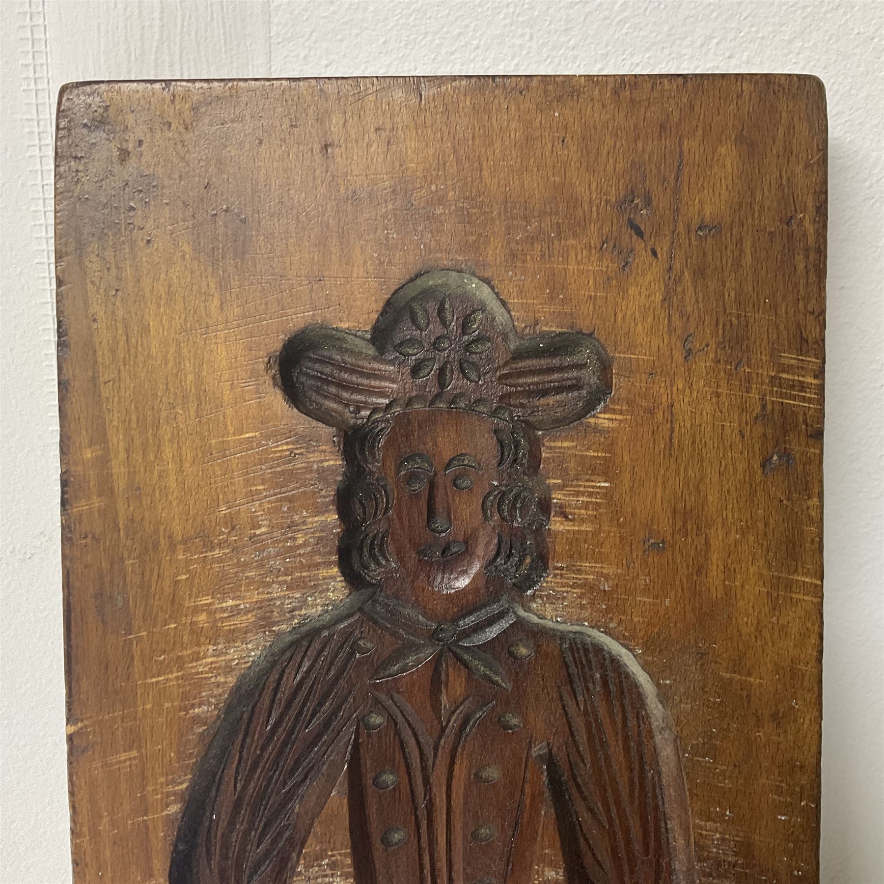 Wooden two sided gingerbread mould modelled as a man and a woman in traditional dress - Image 3 of 10