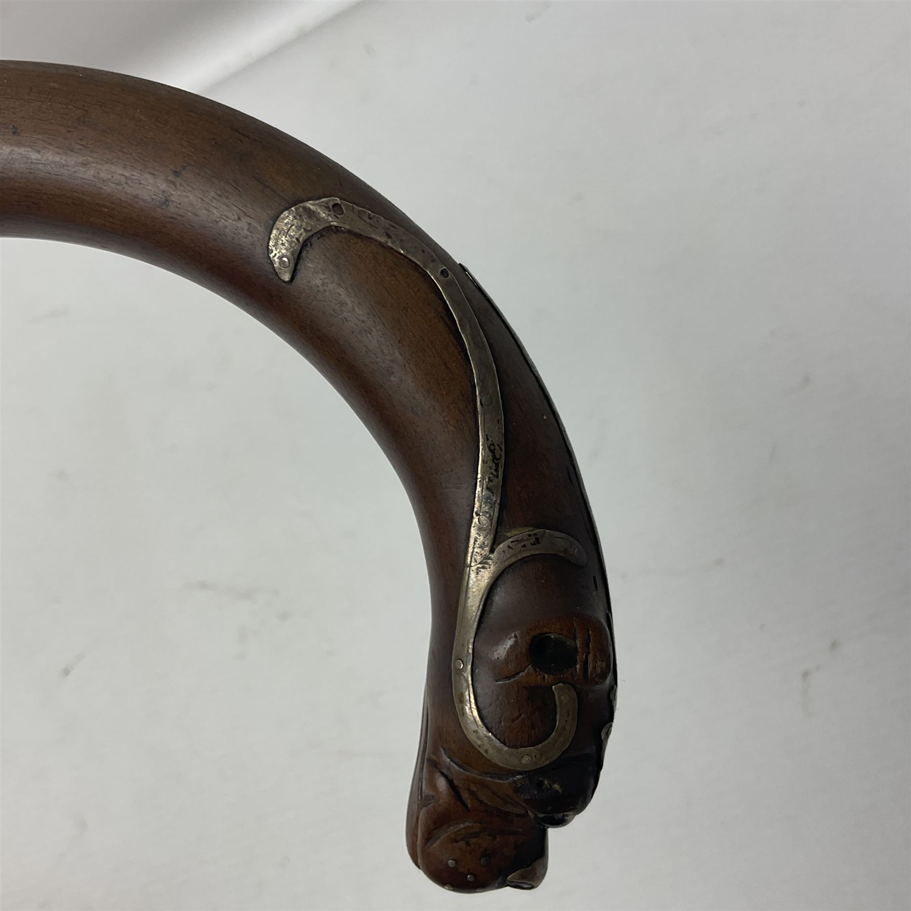 19th century carved wooden walking stick the curved handled modelled as a dog with silver mounts and - Image 7 of 12
