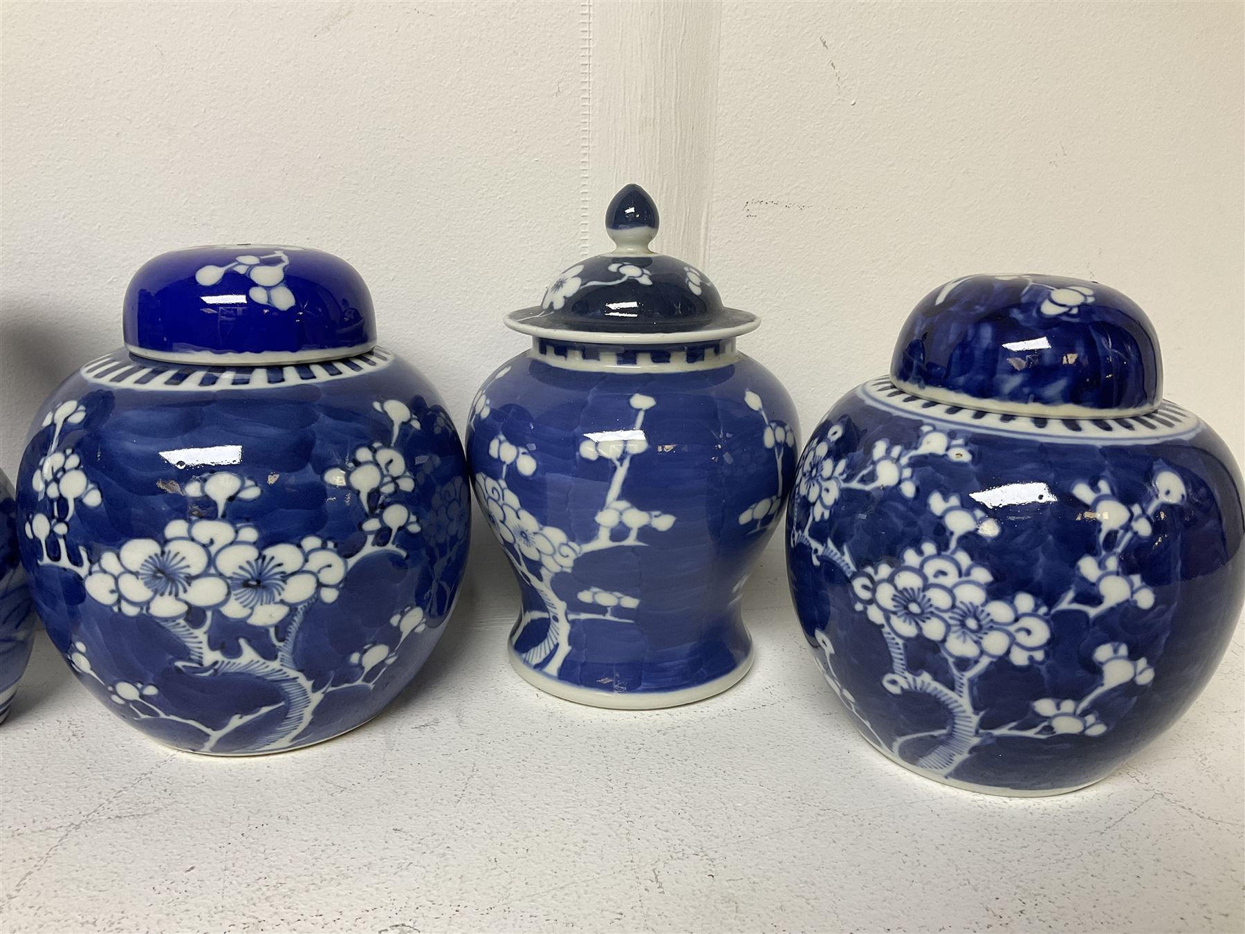 20th century Oriental blue and white ceramics - Image 16 of 20