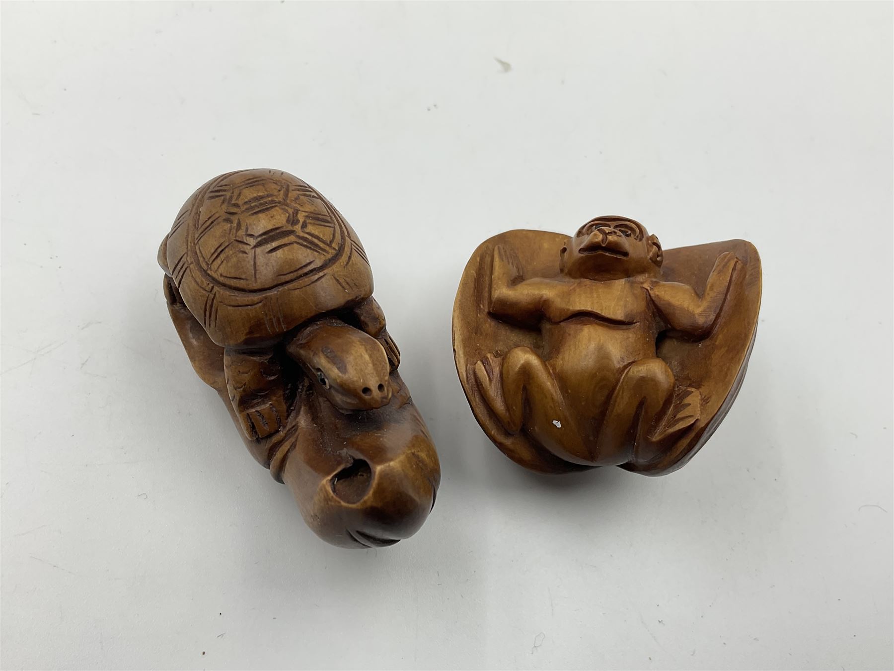 Eight carved netsukes - Image 8 of 13