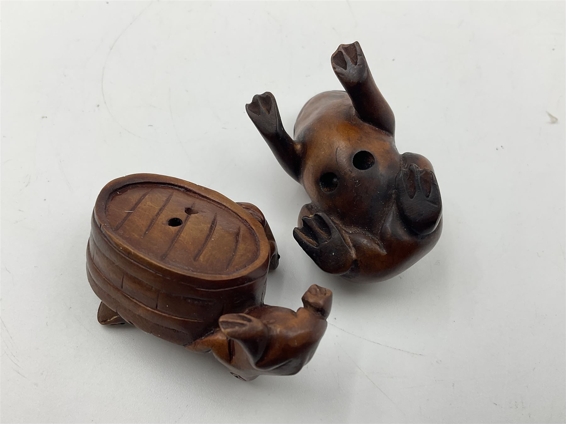 Eight carved netsukes - Image 13 of 13