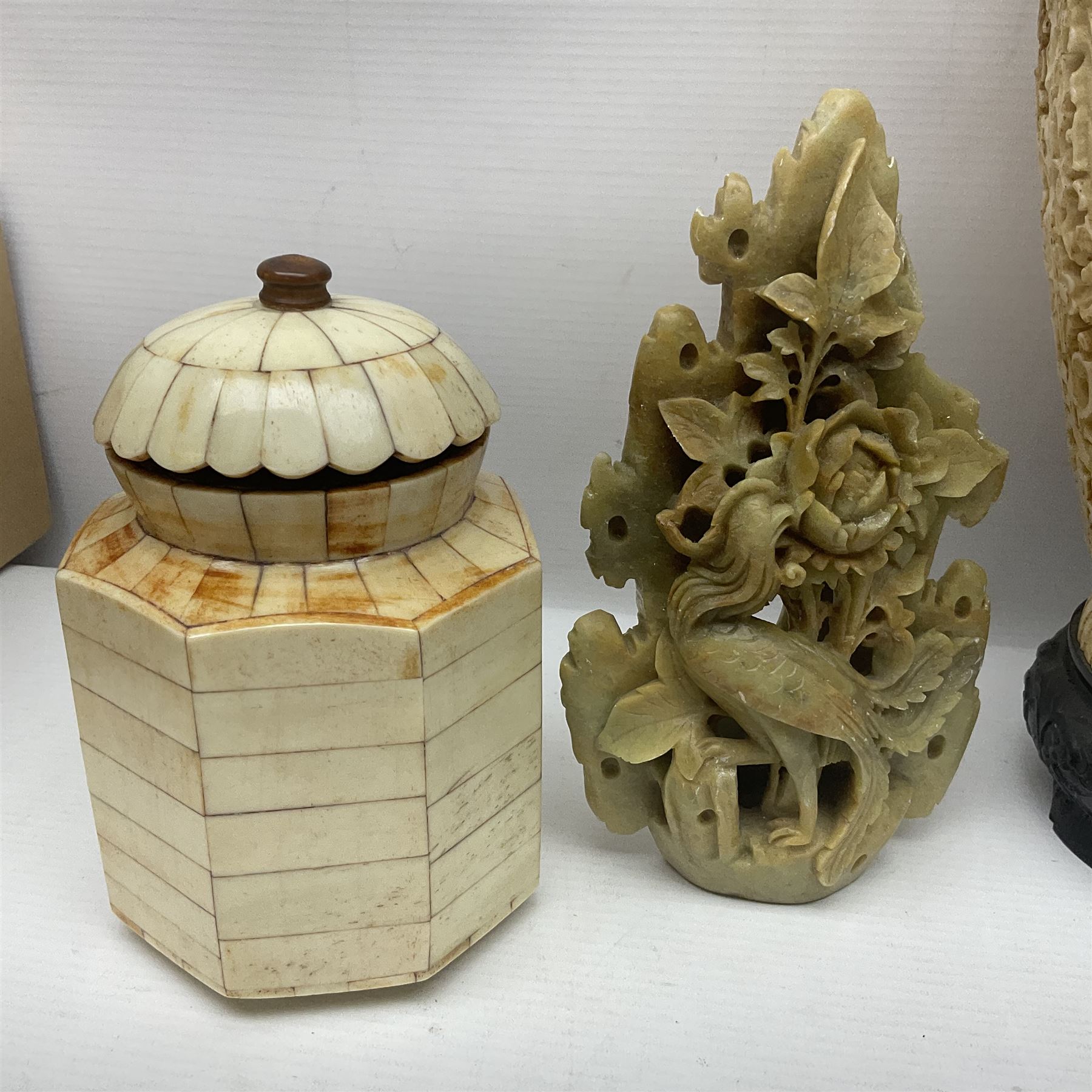 Collection of hardstone and soapstone - Image 15 of 21