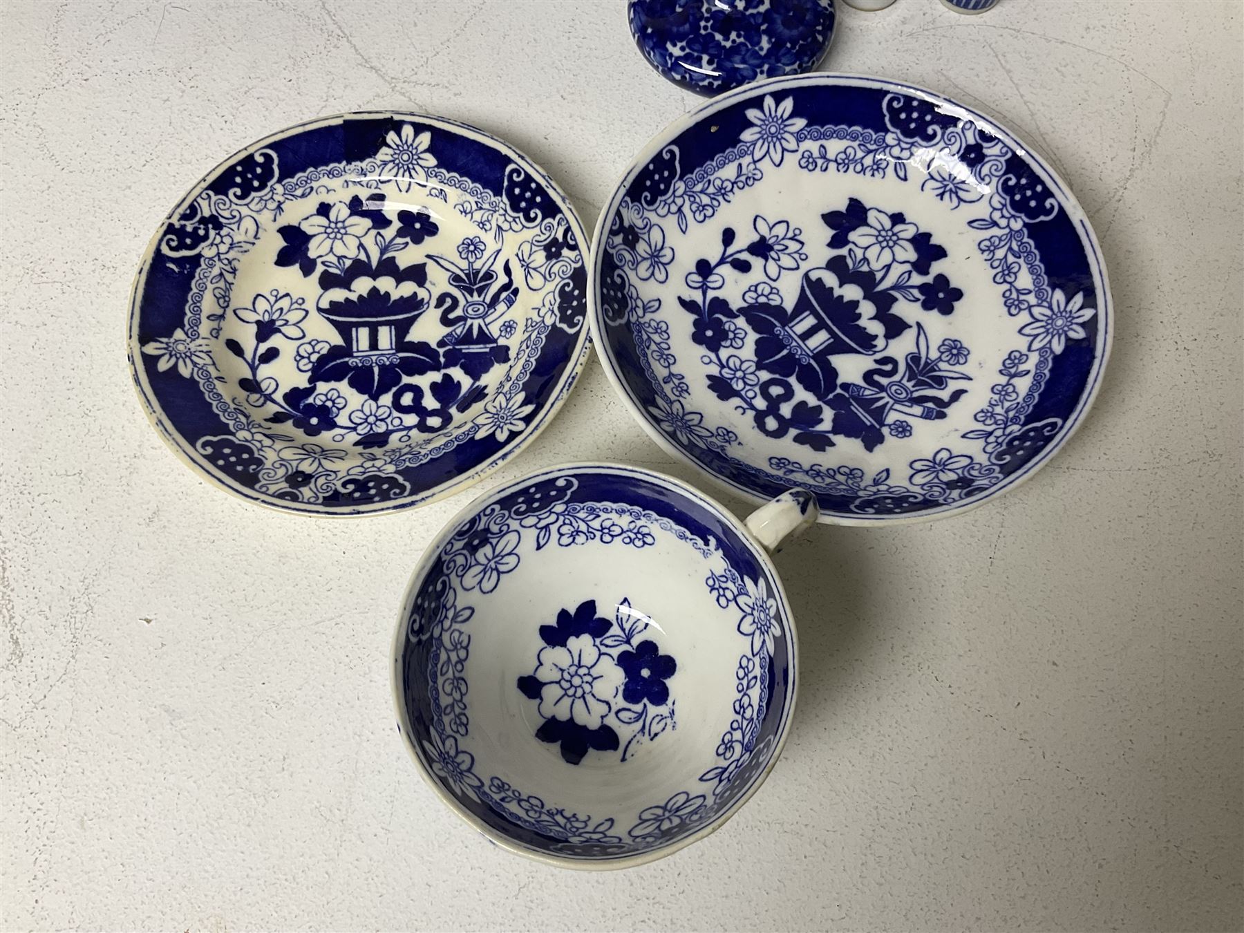20th century Oriental blue and white ceramics - Image 7 of 20