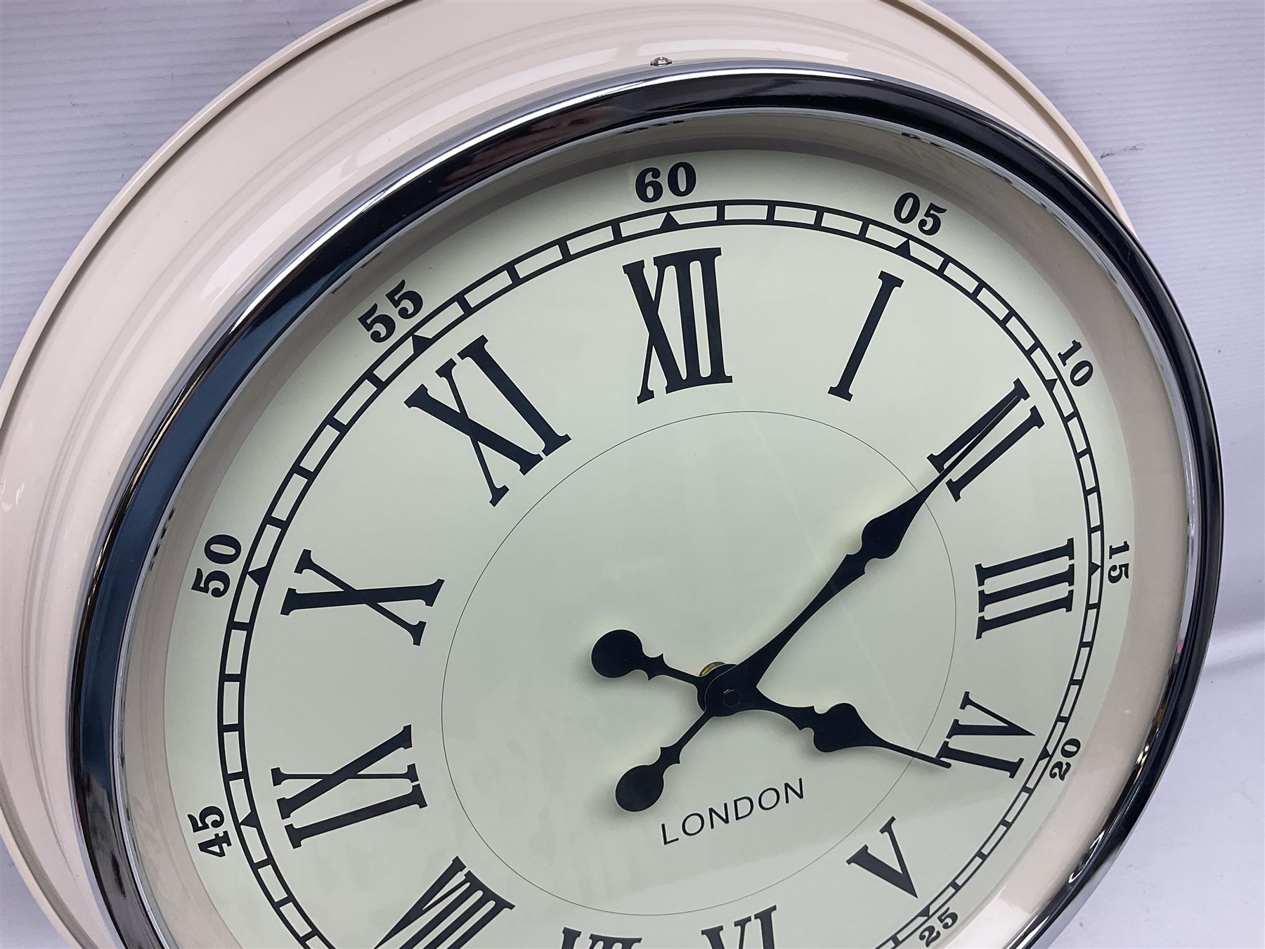 Reproduction enamel wall clock - Image 3 of 5