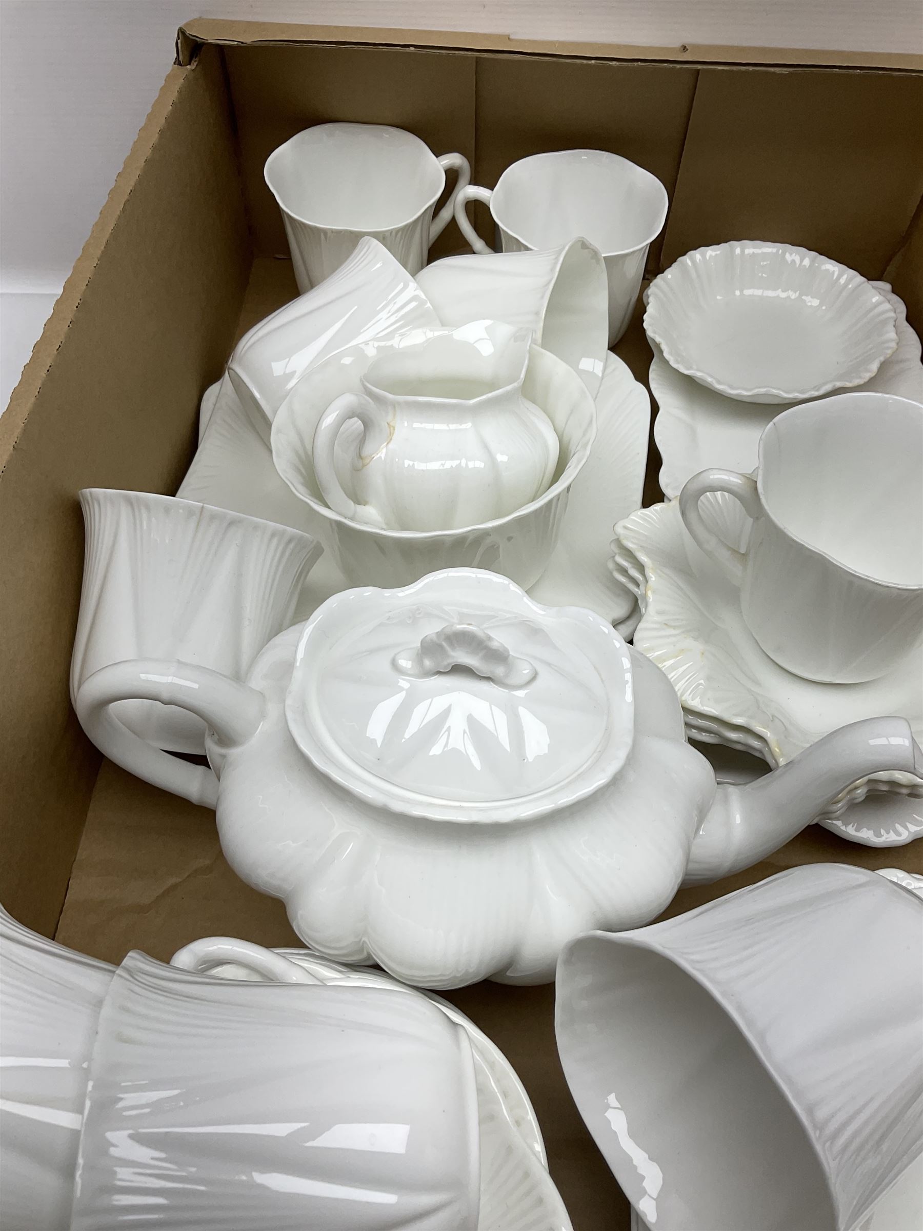 Shelley Dainty White Tea Wares of moulded lobed form - Image 4 of 4