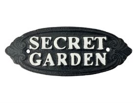 Cast iron oval sign 'Secret Garden' L17cm