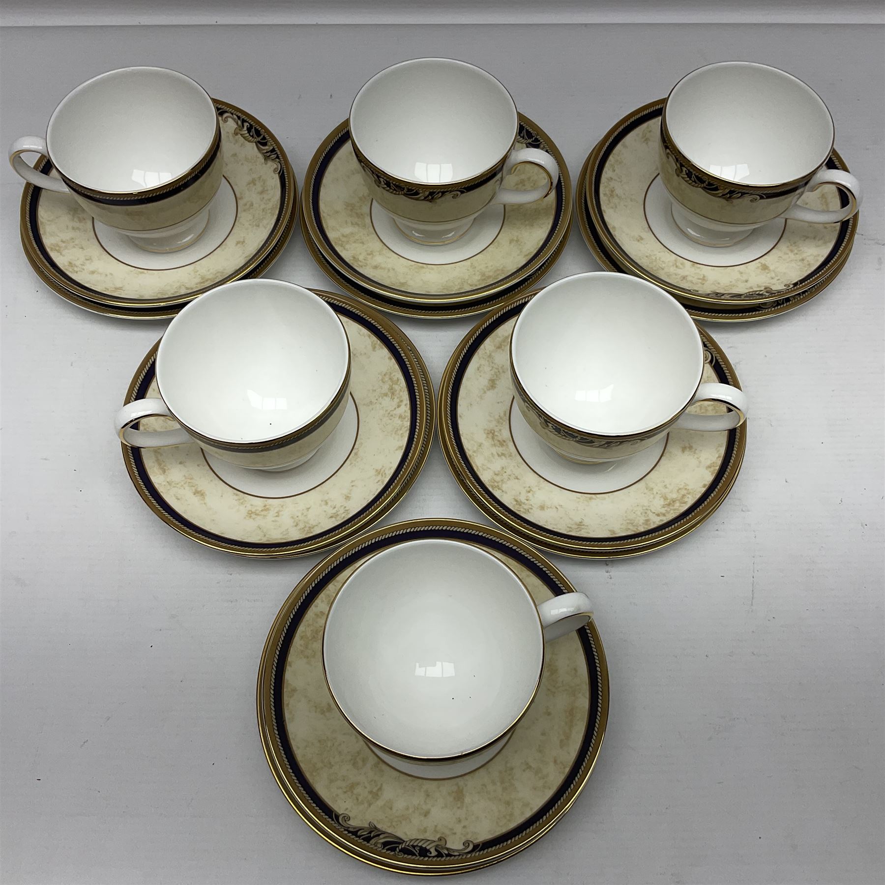 Wedgwood Cornucopia pattern tea service for six - Image 2 of 4