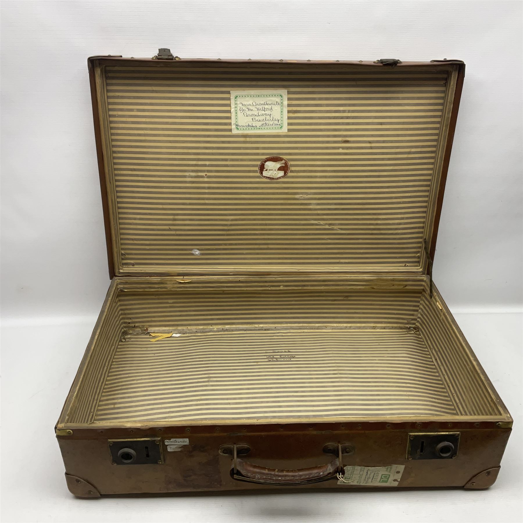 Leather suitcase together with three wooden boxes - Image 11 of 11