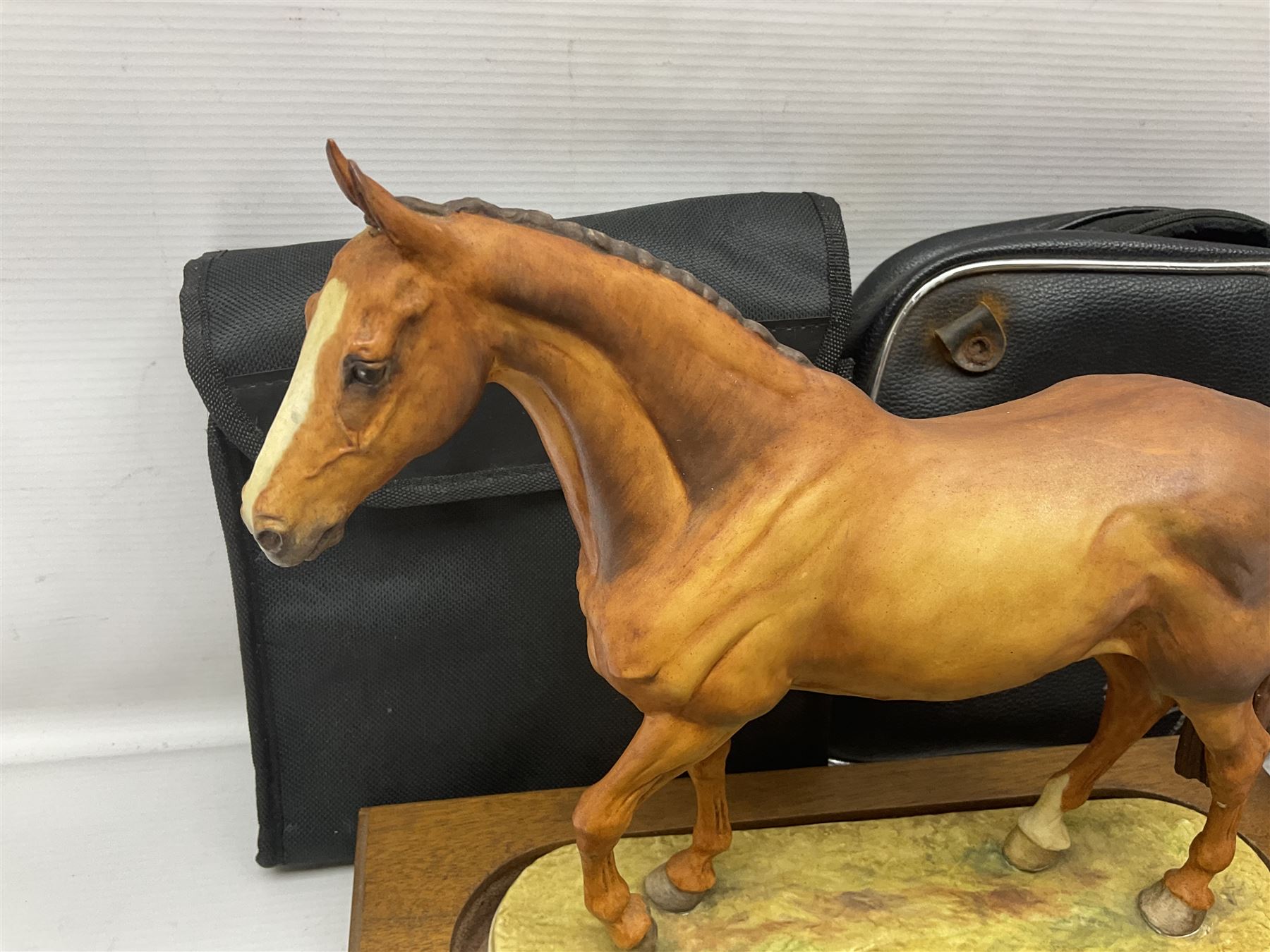 Ceramic horse - Image 11 of 19