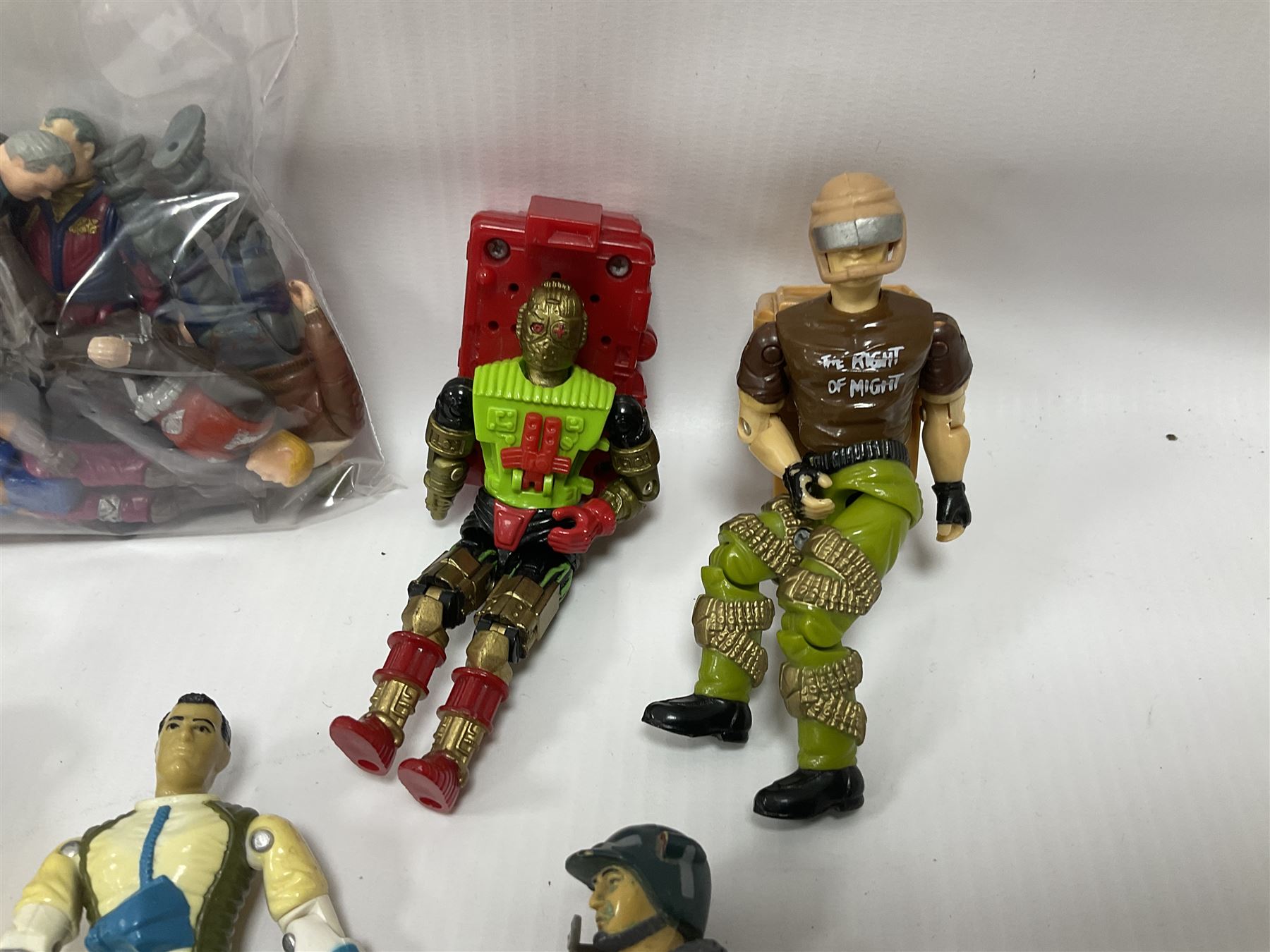 Group of twenty nine G.I.Joe 1980s mini figures - Image 10 of 12