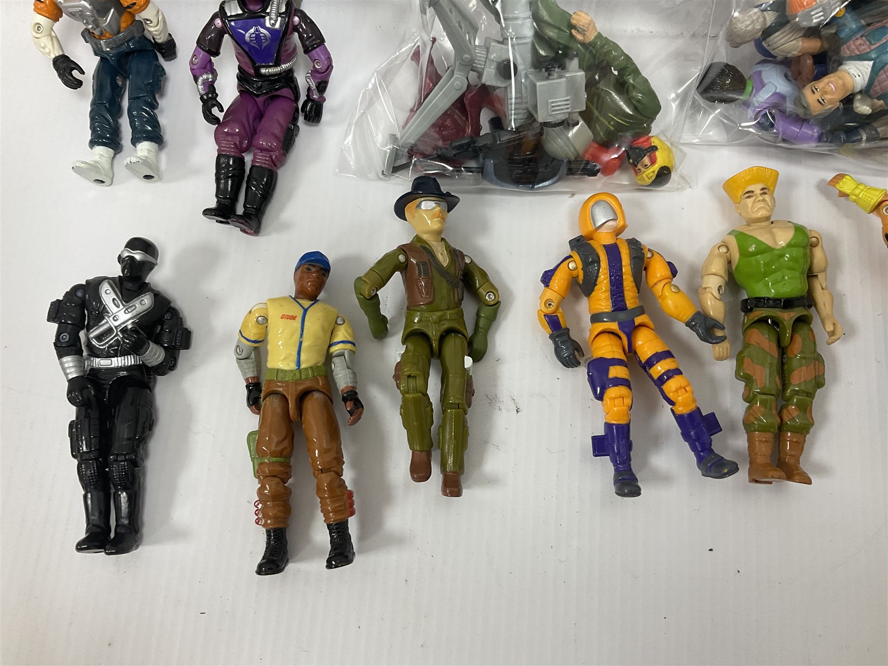 Group of twenty nine G.I.Joe 1980s mini figures - Image 6 of 12