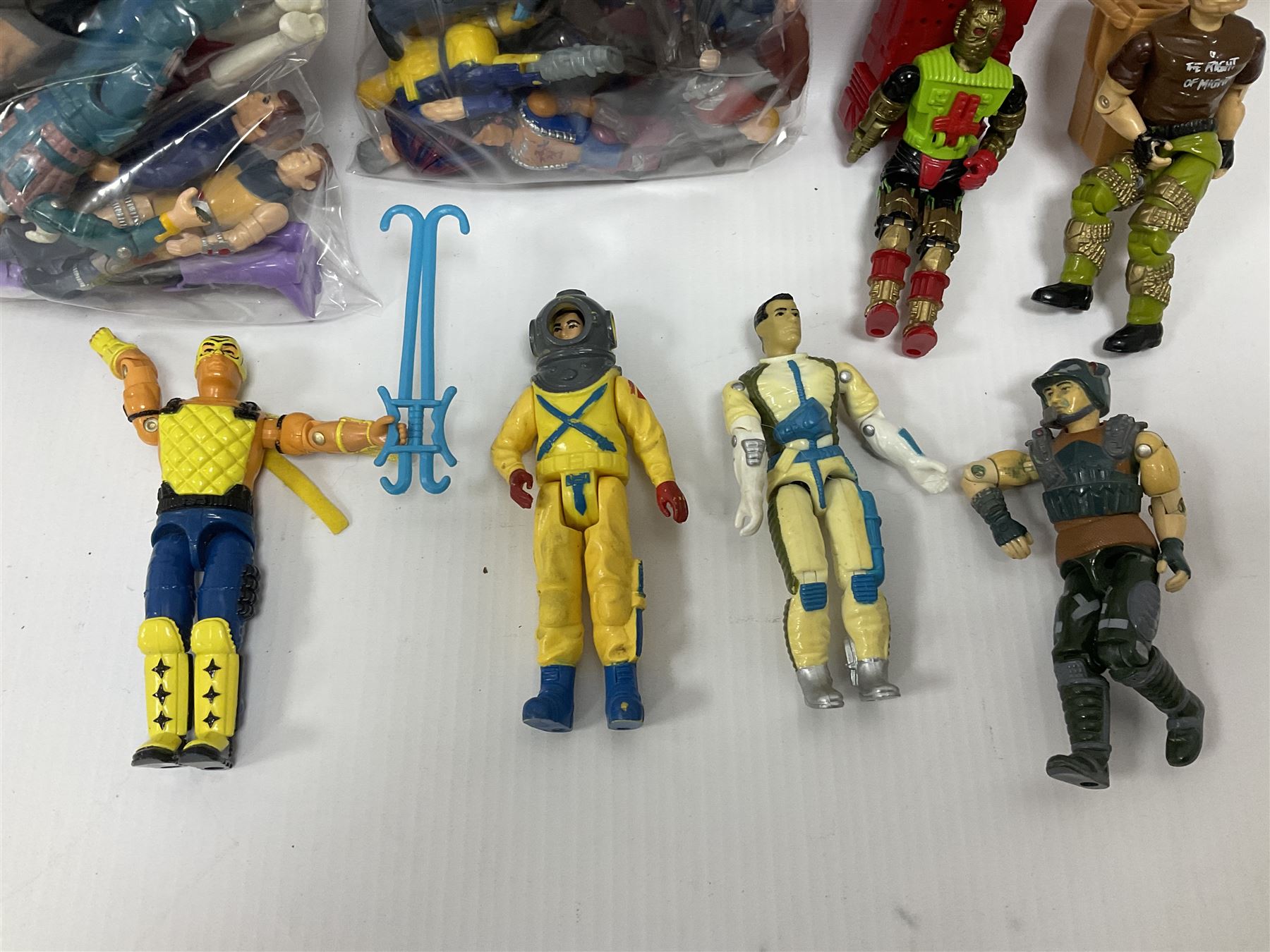 Group of twenty nine G.I.Joe 1980s mini figures - Image 9 of 12