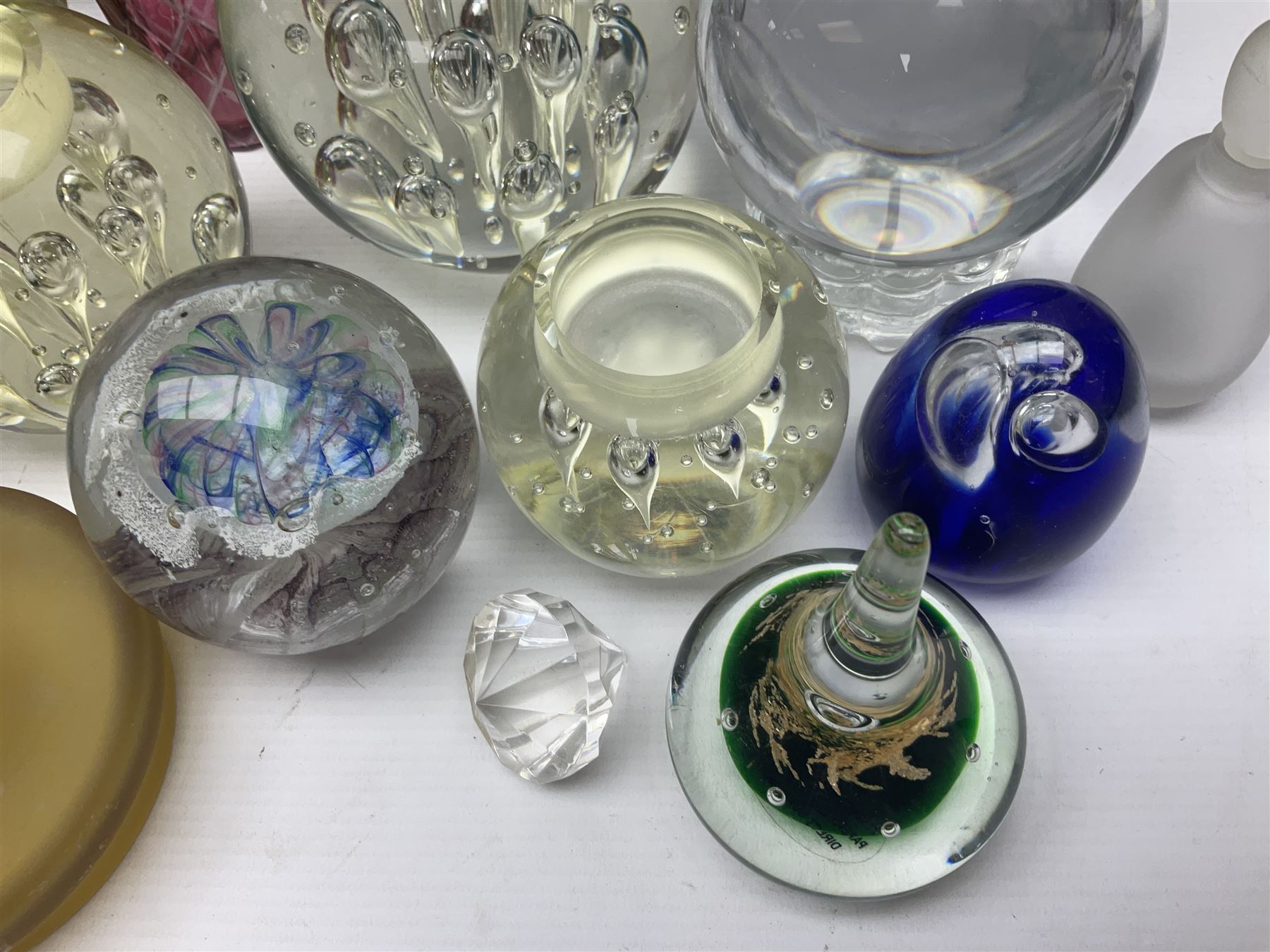 Mdina studio art glass horse paperweights and scent bottle - Image 2 of 8