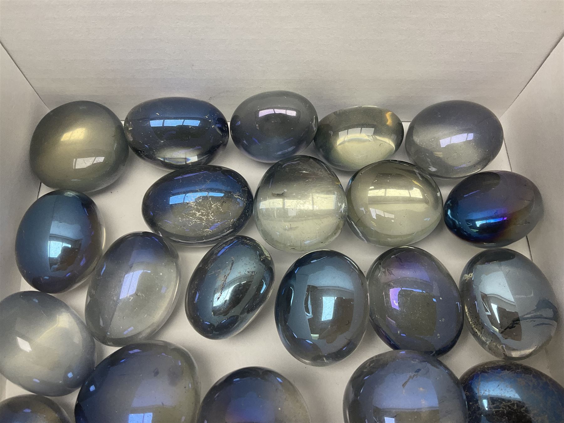 Collection of blue angle aura quartz tumble stones - Image 3 of 3