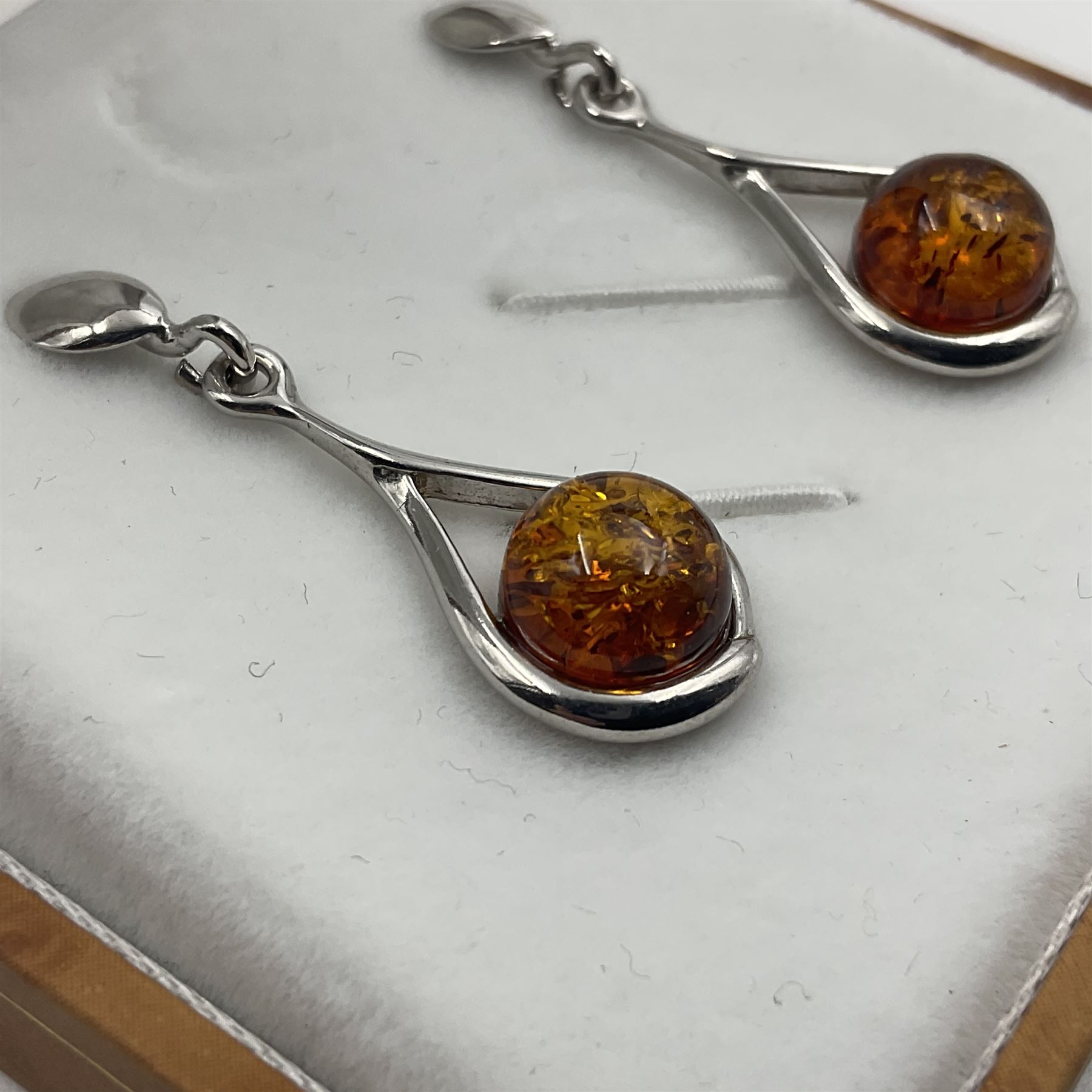 Pair of silver Baltic amber pendant earrings - Image 5 of 5