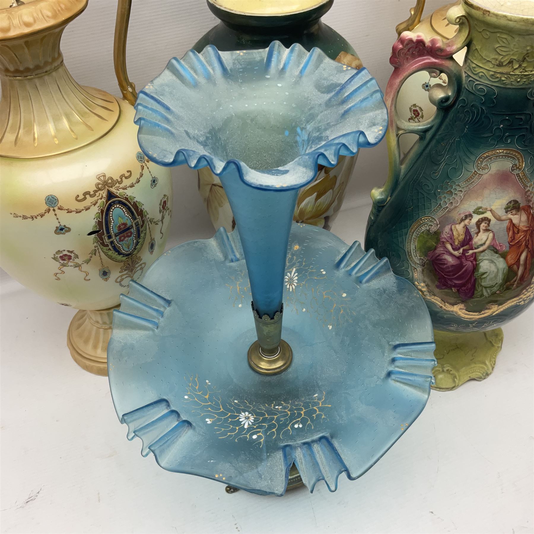 Blue glass single stem epergne with painted floral decoration - Image 3 of 11