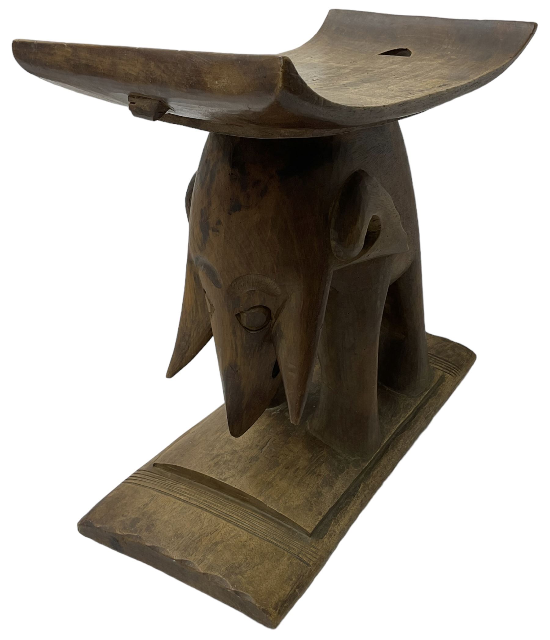 20th century African Ashanti hardwood stool - Image 6 of 10