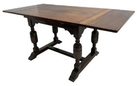 Mid-20th century medium oak dining table