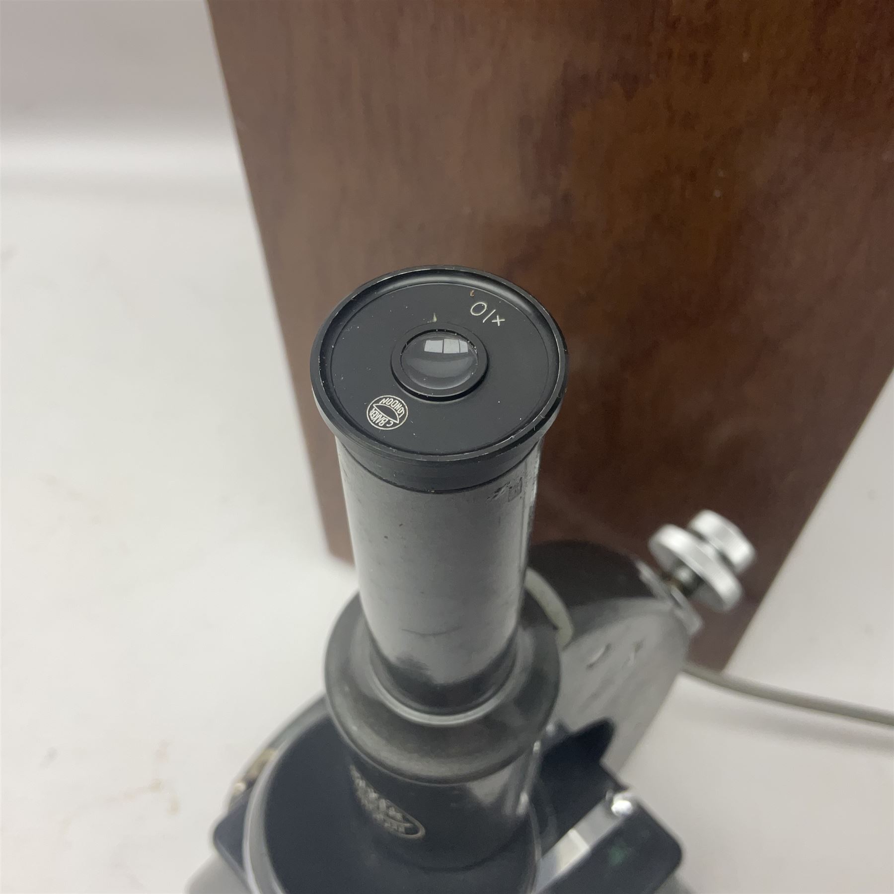 Four microscopes - Image 19 of 25