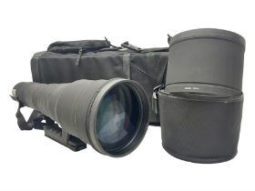 Sigma '300-800mm 1:5.6 APO EX DG Hyper Sonic Motor' lens with Nikon fitting