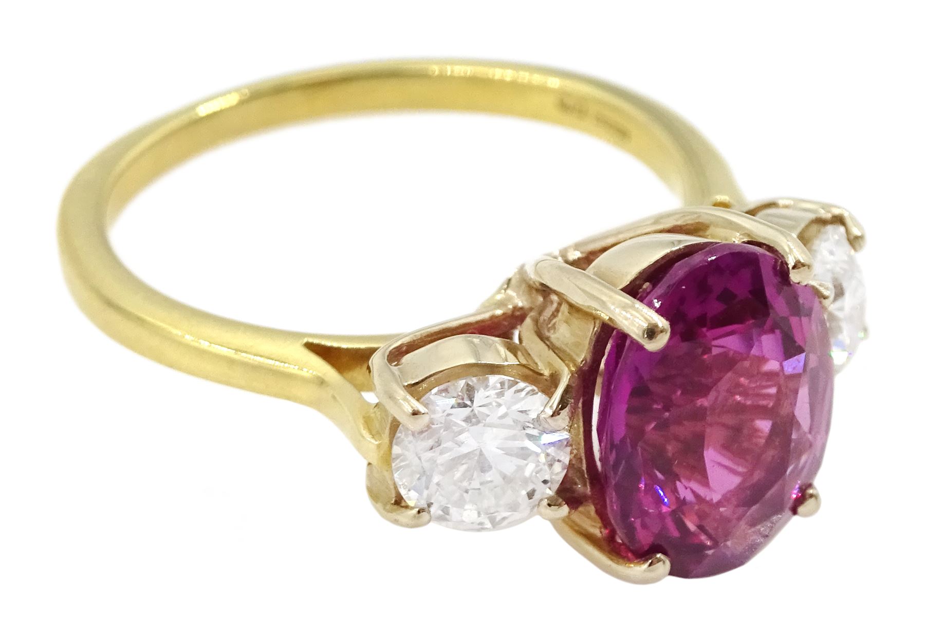 18ct gold three stone oval cut pink sapphire and round brilliant cut diamond ring - Image 3 of 4