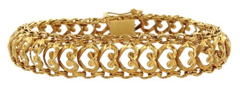 17ct gold fancy heart openwork link bracelet