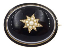 Victorian 15ct gold mounted banded agate mourning brooch