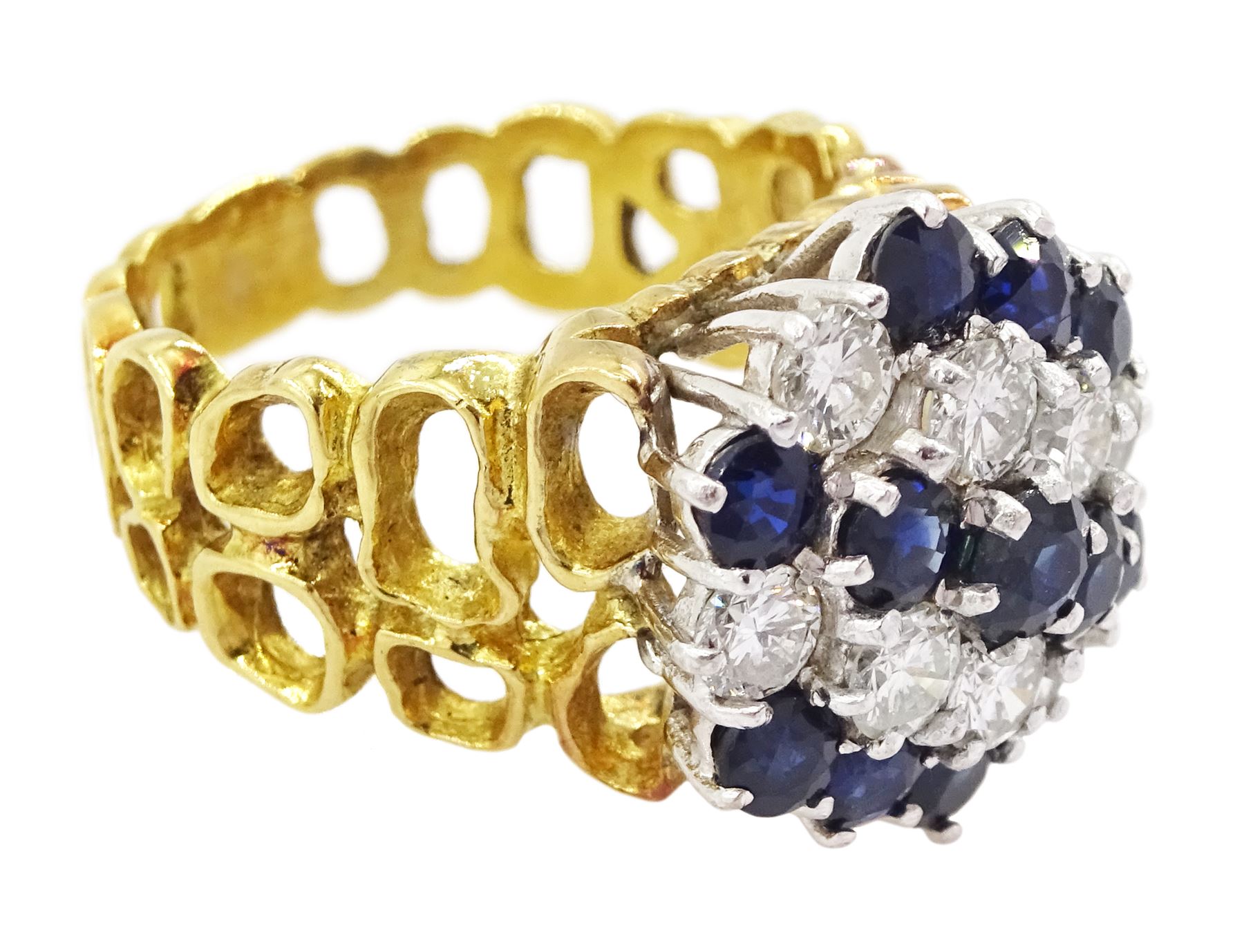 18ct gold sapphire and round brilliant cut diamond cluster ring - Image 3 of 7