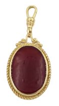 9ct gold carnelian and black onyx pendant