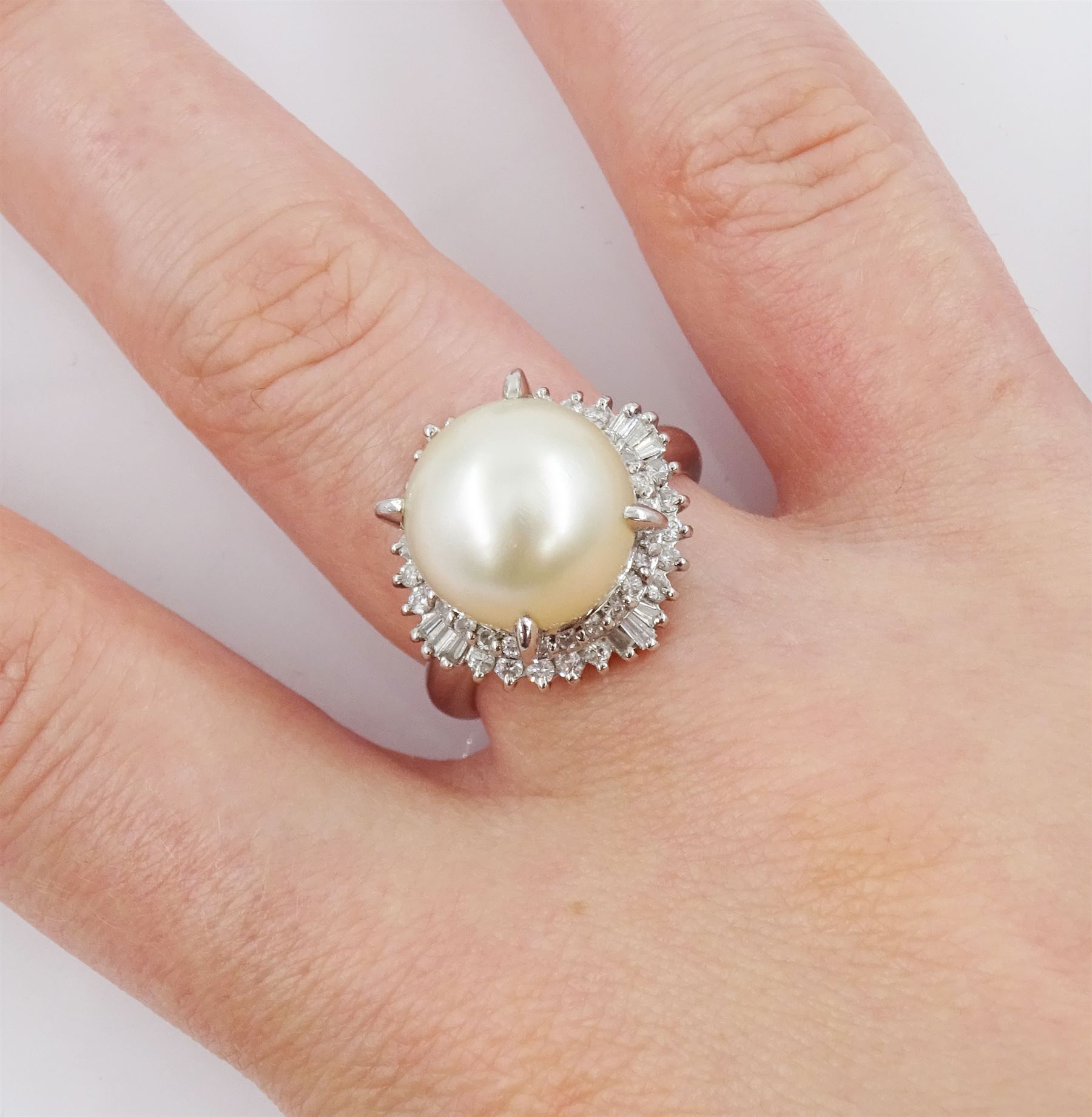 Platinum single stone cultured pearl and diamond cluster ring - Image 2 of 4
