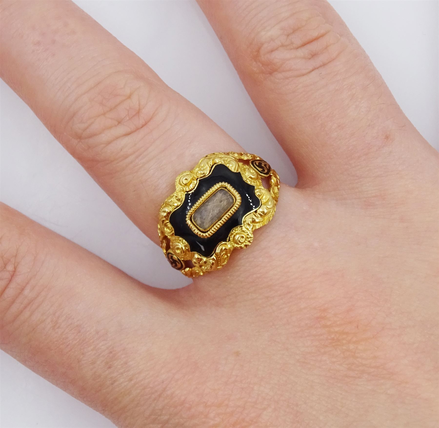 George IV 18ct gold black enamel and glazed mourning ring - Image 2 of 5