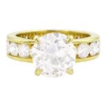 18ct gold single stone old cut diamond ring of approx 2.80 carat