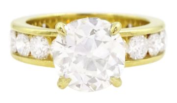 18ct gold single stone old cut diamond ring of approx 2.80 carat