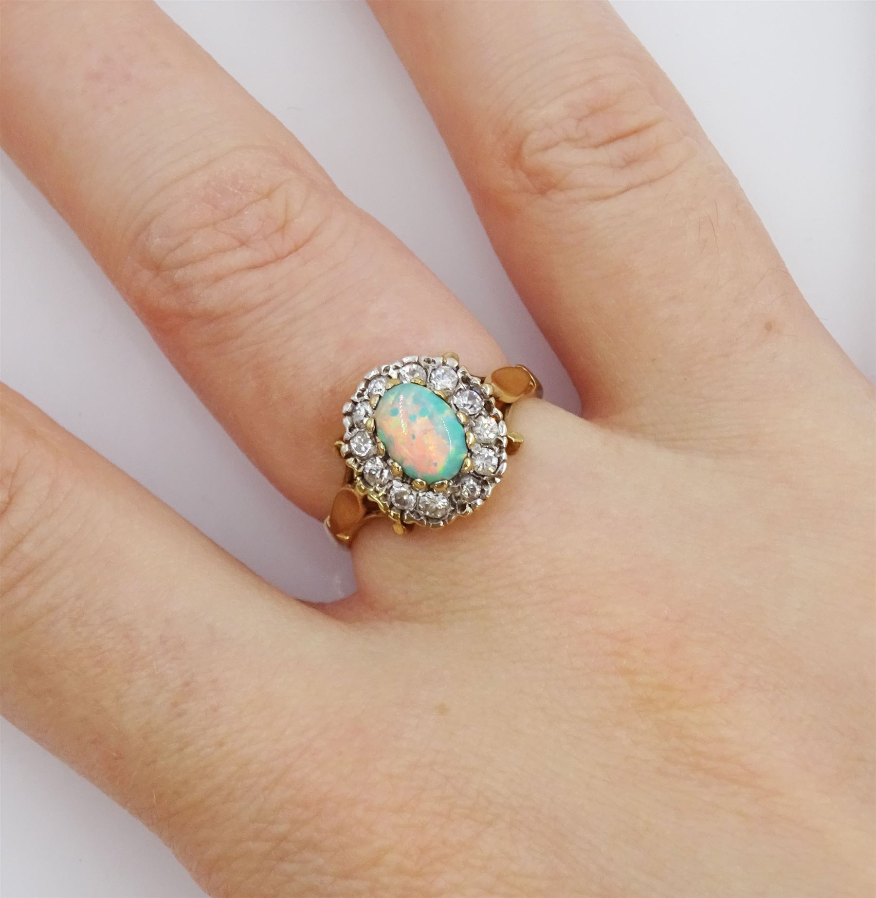 9ct gold opal and cubic zirconia cluster ring - Image 2 of 4