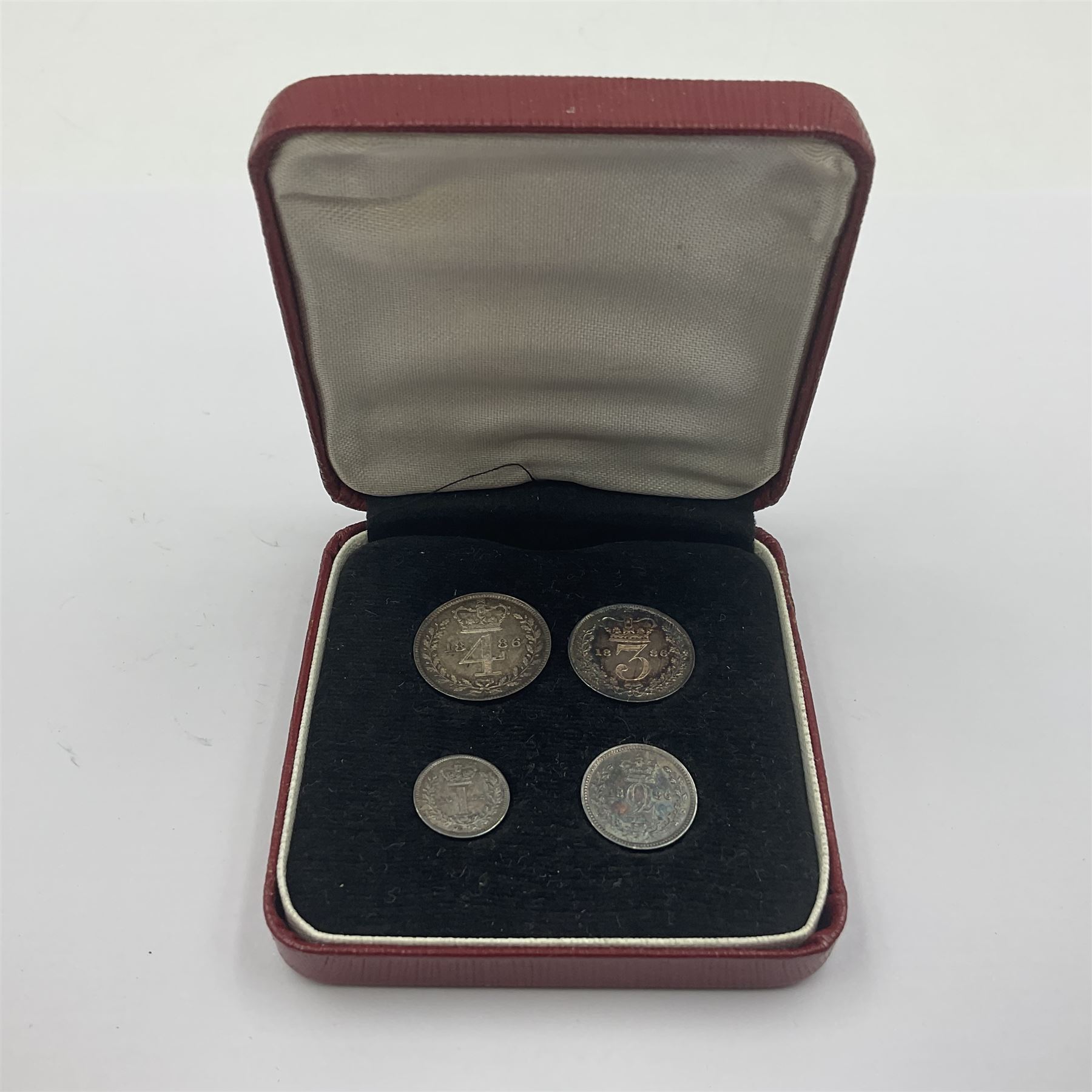 Queen Victoria 1886 maundy coin set - Image 2 of 4