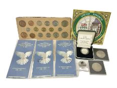 The Royal Mint United Kingdom 1995 'Second World War' silver proof two pound coin cased with certifi