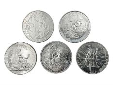 Five Queen Elizabeth II United Kingdom one ounce fine silver Britannia two pound coins dated 2007