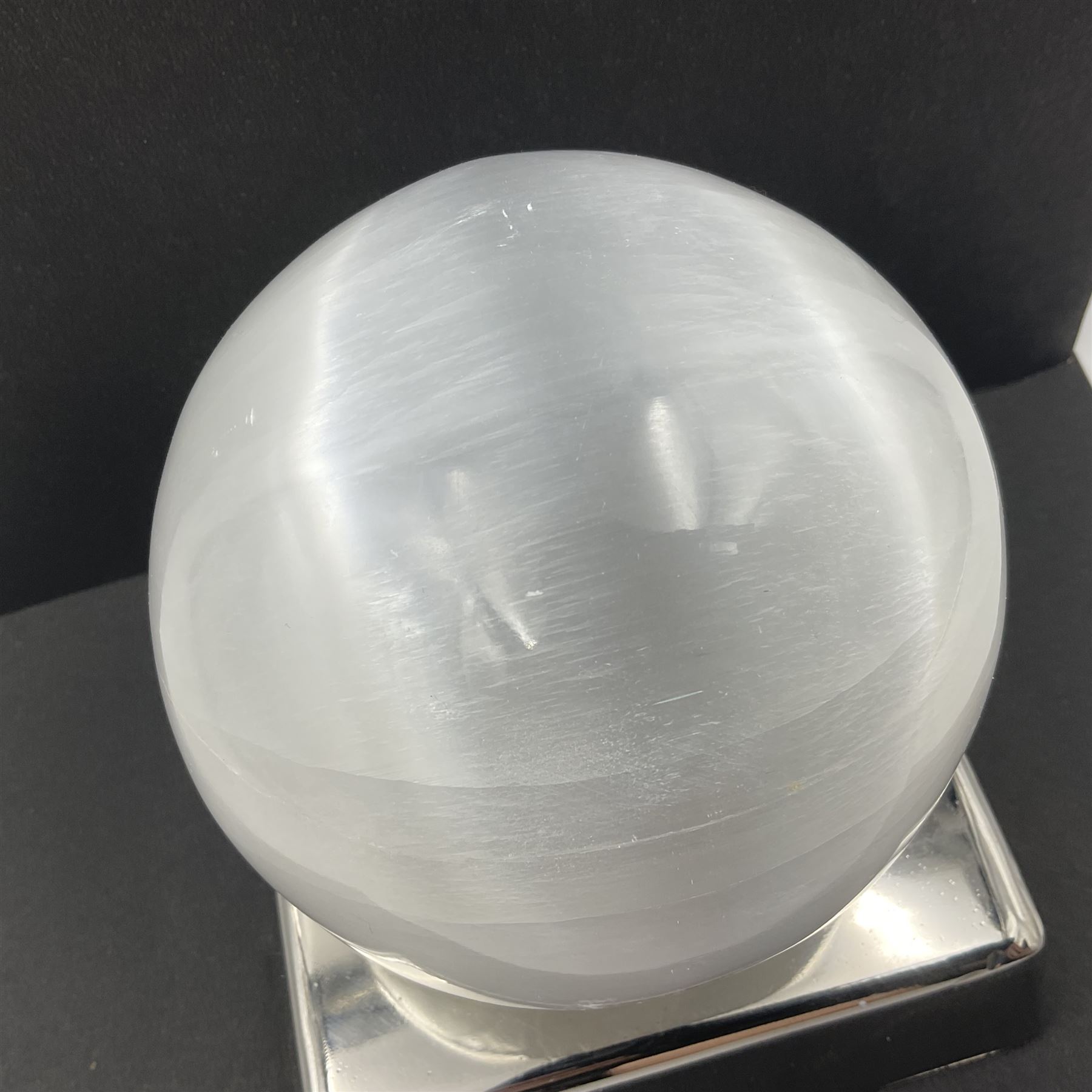 Selenite sphere - Image 2 of 5